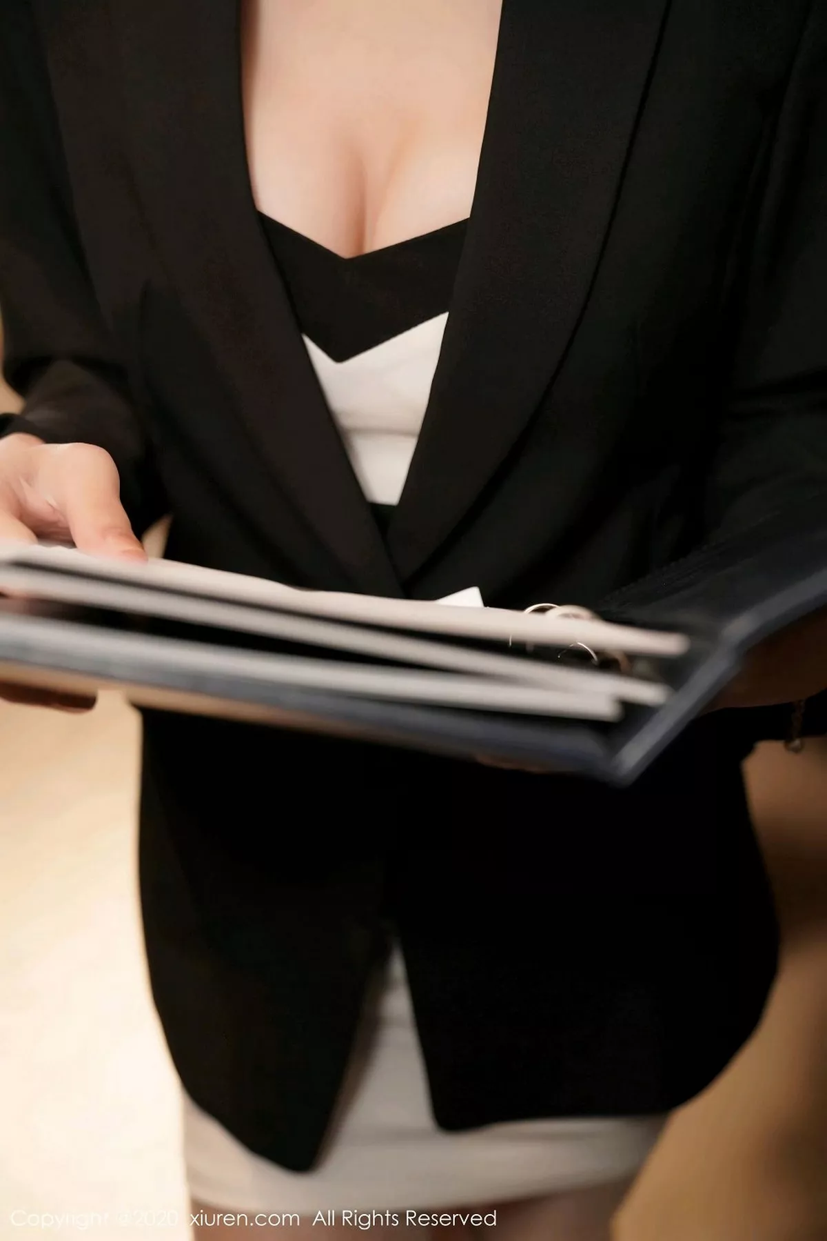 秀人集.com_[XiuRen秀人网]No.2885_女神周于希Sandy职场OL剧情主题私房半脱肉丝裤袜极致诱惑写真113P