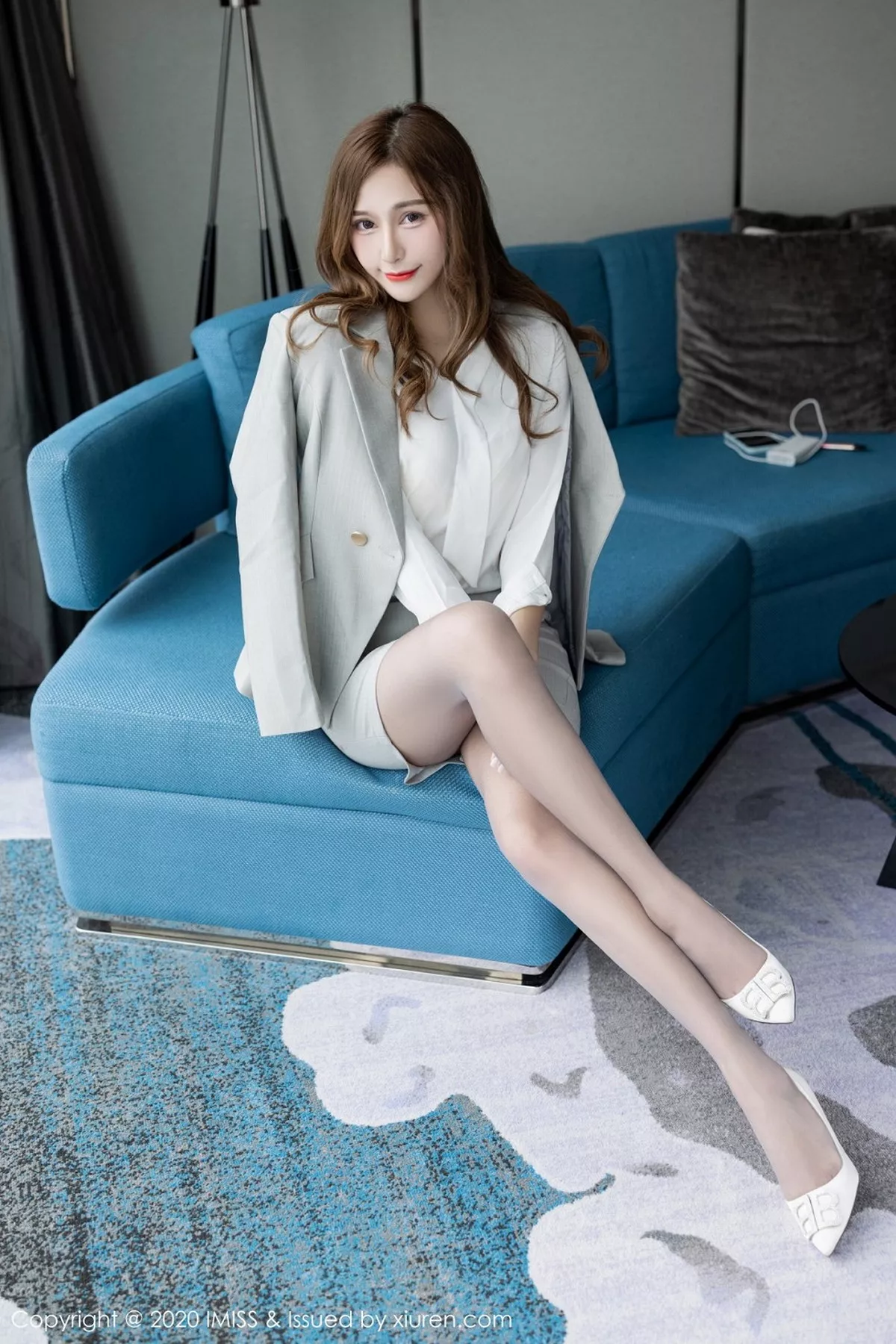 秀人集.com_[IMISS爱蜜社]Vol.535_气质女神Lavinia肉洁白典雅服饰半脱露性感内衣完美诱惑写真54P