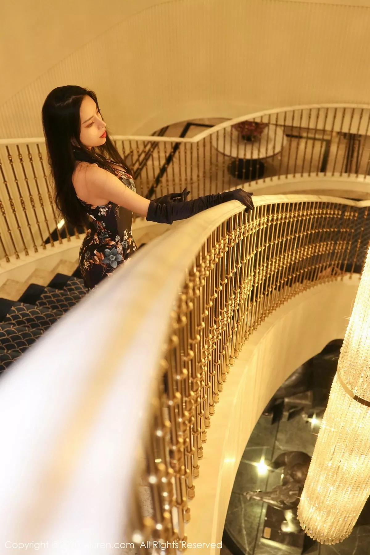 秀人集.com_[XiuRen秀人网]No.2897_嫩模Riri617私房古韵旗袍配黑丝裤袜秀翘臀美腿极致魅惑写真72P