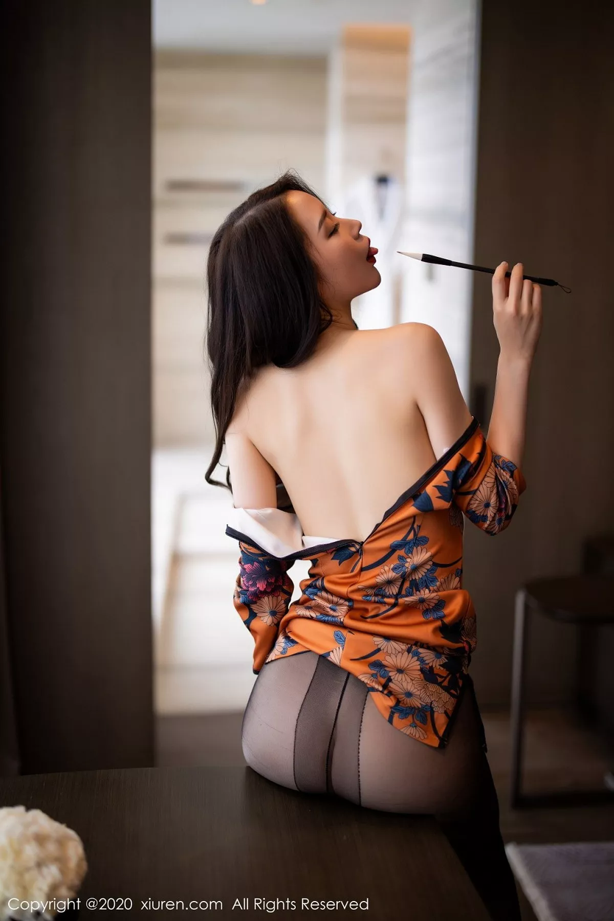 秀人集.com_[XiuRen秀人网]No.2899_嫩模梦心月心愿旅拍古韵旗袍配无内黑丝裤袜秀翘臀极致魅惑写真122P