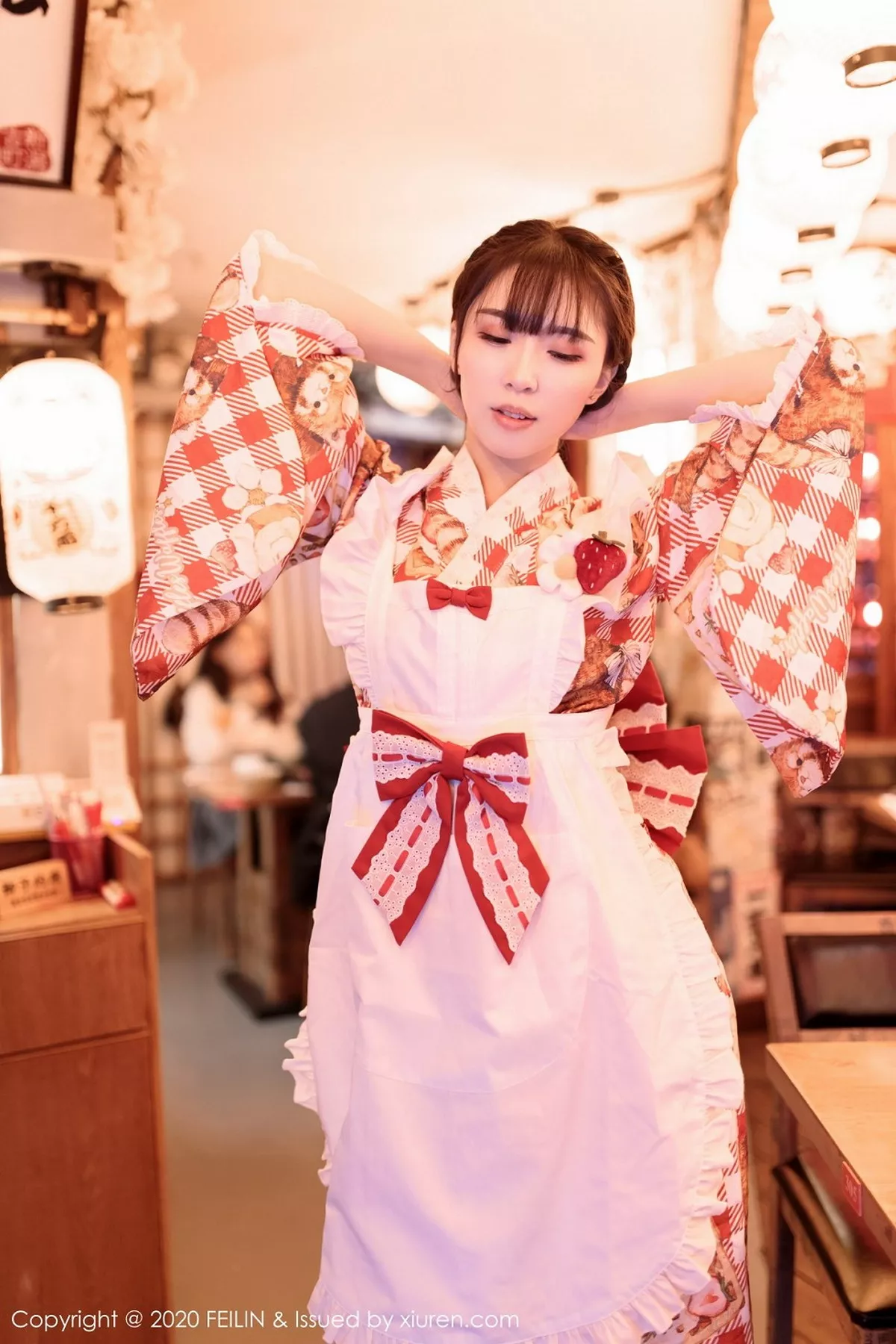 秀人集.com_[FeiLin嗲囡囡]VOL.360_嫩模小波多私房日系风团花锦簇半脱秀凹凸身材诱惑写真50P