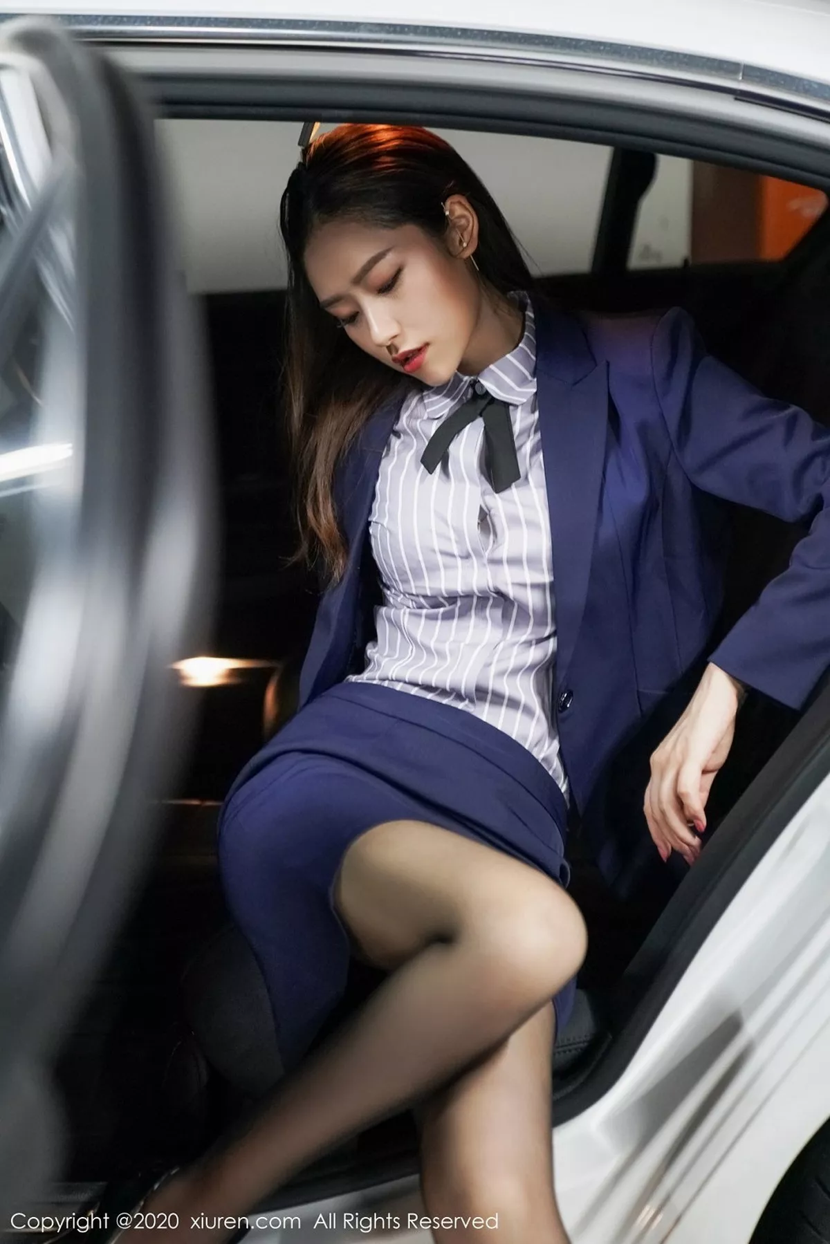 秀人集.com_[XiuRen秀人网]No.2784_嫩模方子萱职场秘书OL主题私房半脱露性感黑色内衣秀高挑身材写真81P