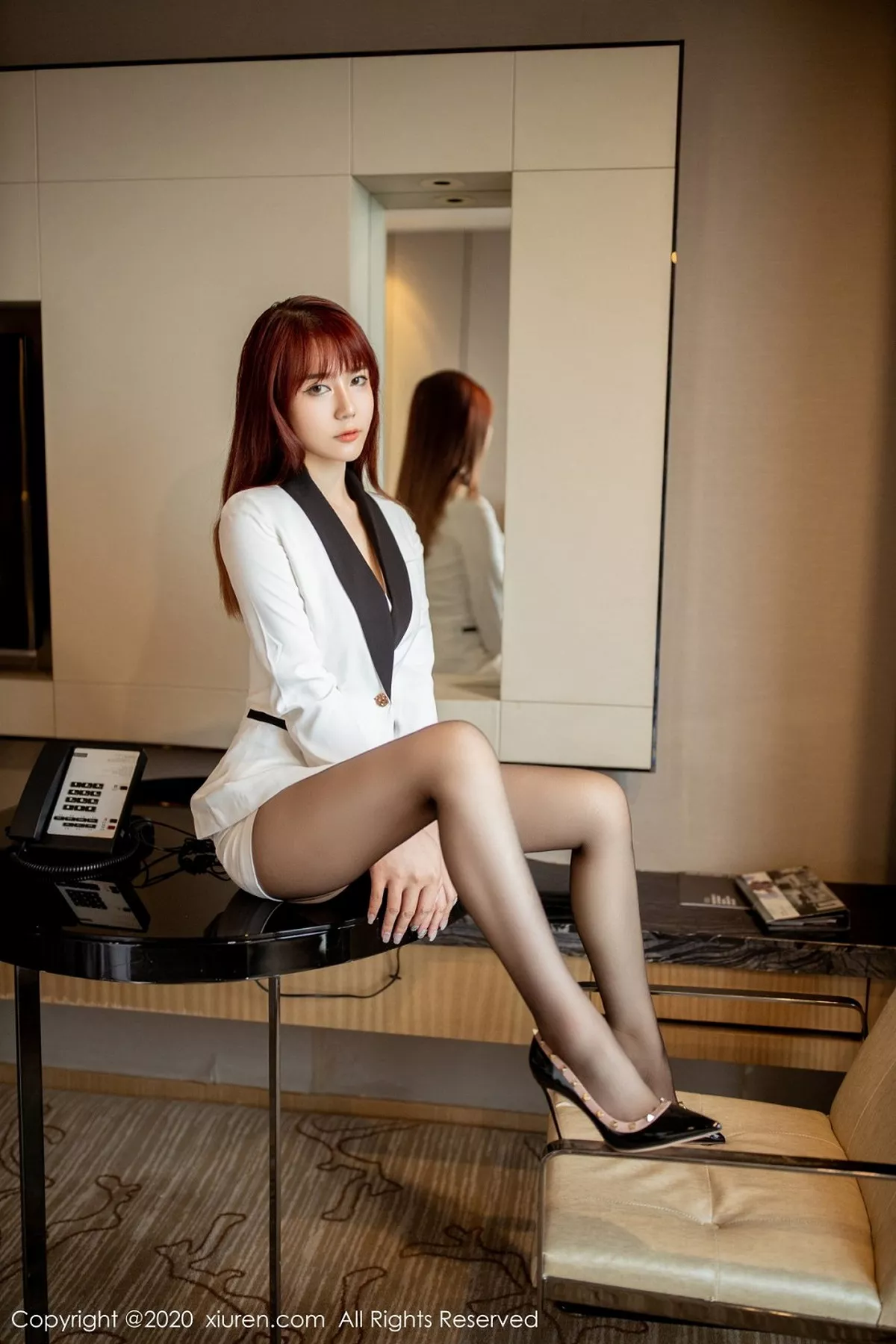 秀人集.com_[XiuRen秀人网]No.2792_嫩模Fairy如歌飒爽职场制服主题半脱露豪乳遮点极致诱惑写真35P