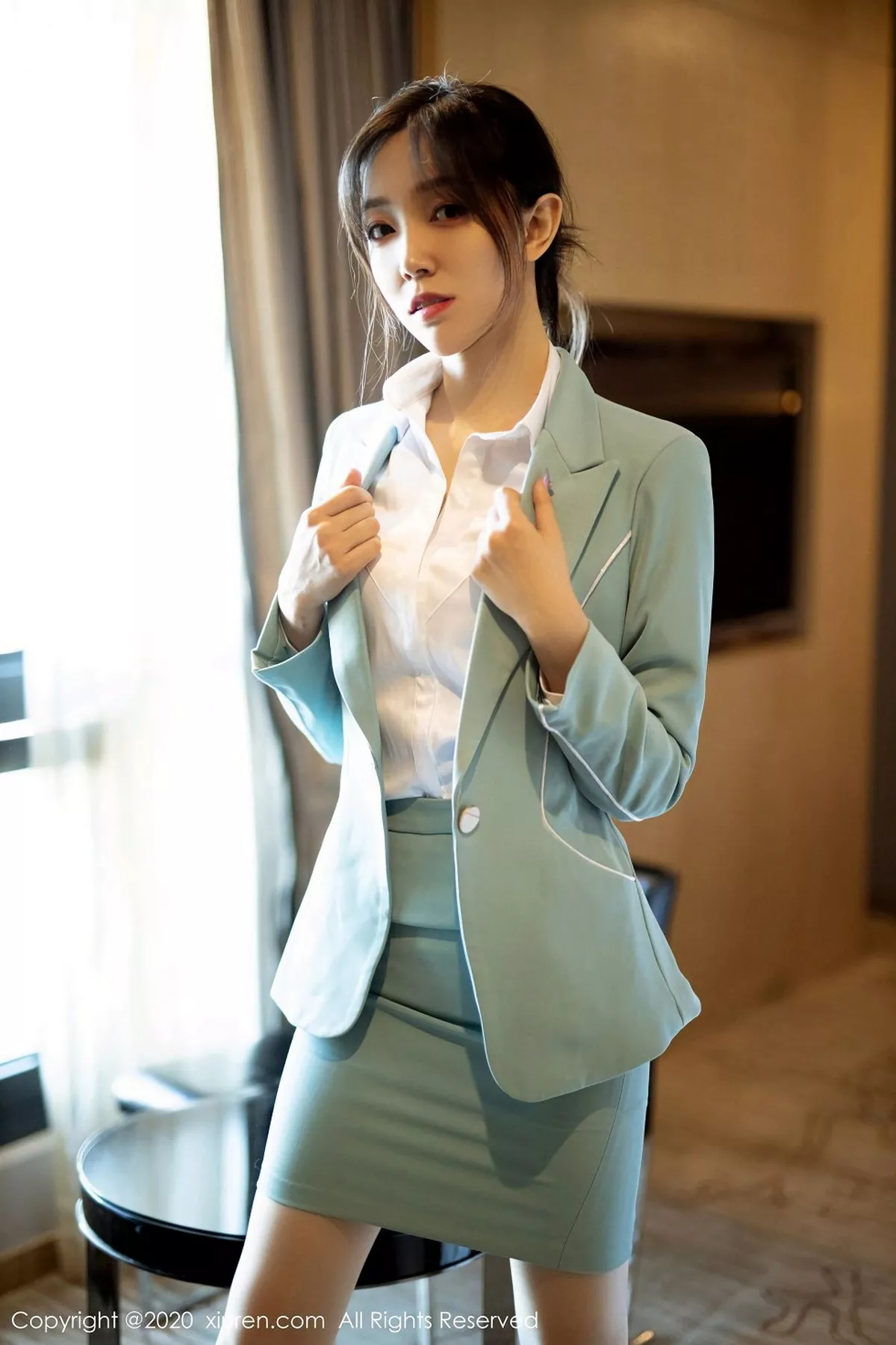 秀人集.com_[XiuRen秀人网]No.2797_嫩模九千柒柒飒爽率性西装主题半脱露性感内衣秀苗条身材写真44P