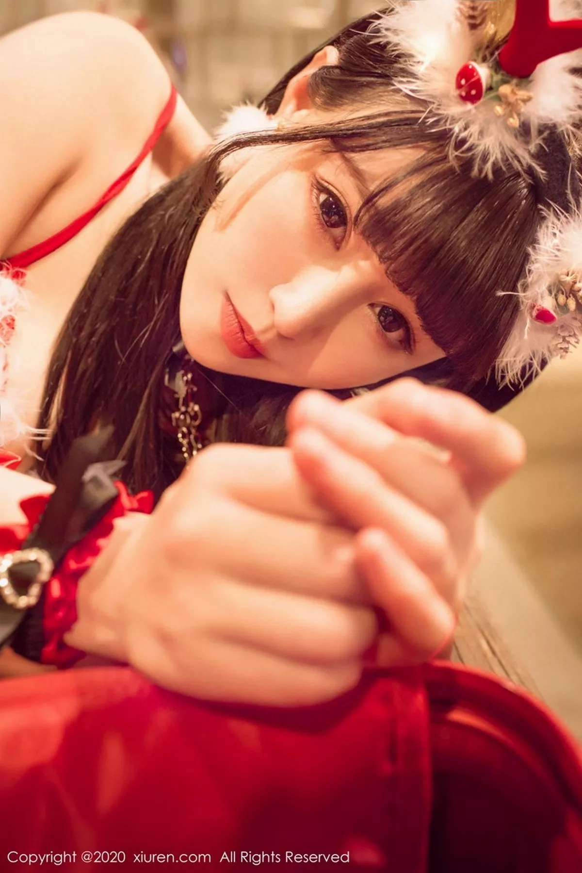 秀人集.com_[XiuRen秀人网]No.2940_女神朱可儿Flower圣诞主题开档连体红丝缕空秀火辣身材诱惑写真50P