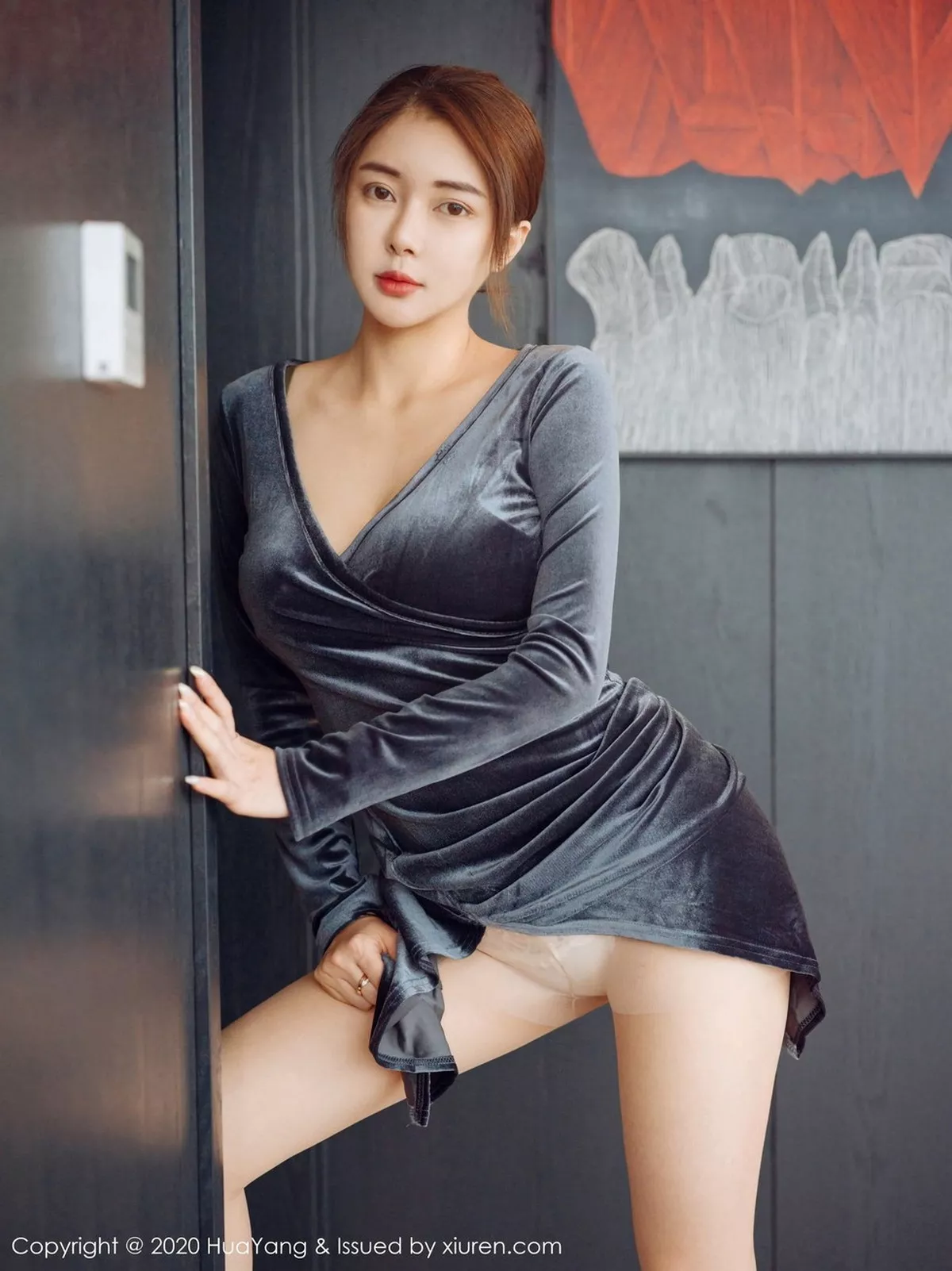 秀人集.com_[HuaYang花漾]Vol.341_嫩模凯竹华丽典雅吊裙半脱露性感内衣肉丝裤袜诱惑写真41P