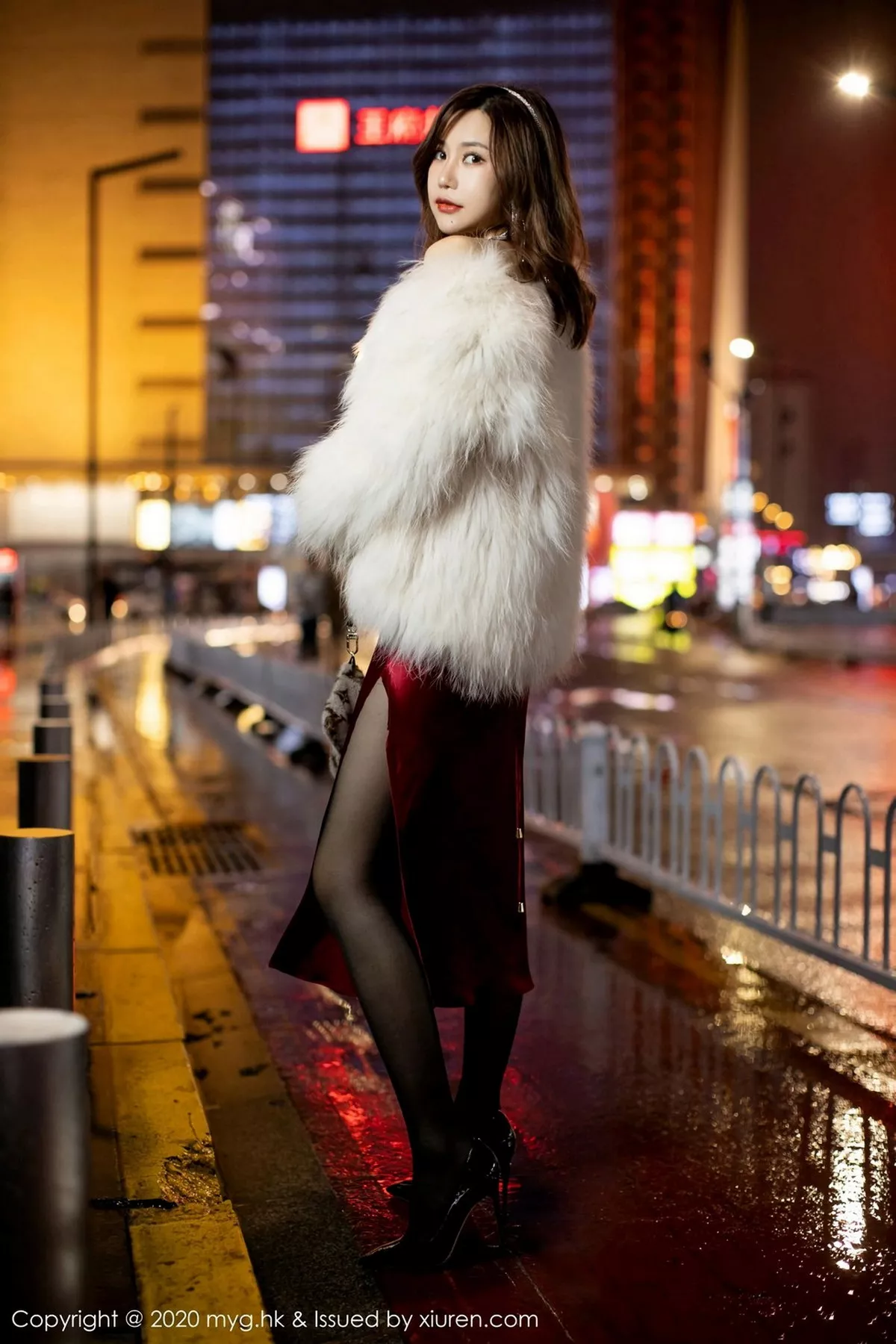 秀人集.com_[MyGirl美媛馆]Vol.471_女神绮里嘉ula圣诞主题私房半脱露无内黑丝裤袜诱惑写真74P