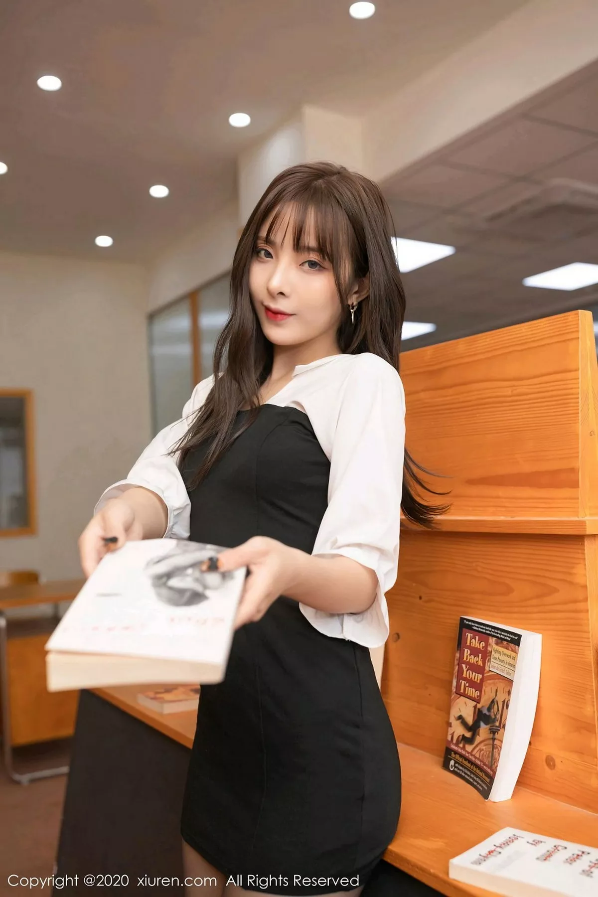 秀人集.com_[XiuRen秀人网]No.2948_嫩模陈小喵剧情主题性感内衣配无内黑丝裤袜秀翘臀屁沟诱惑写真75P