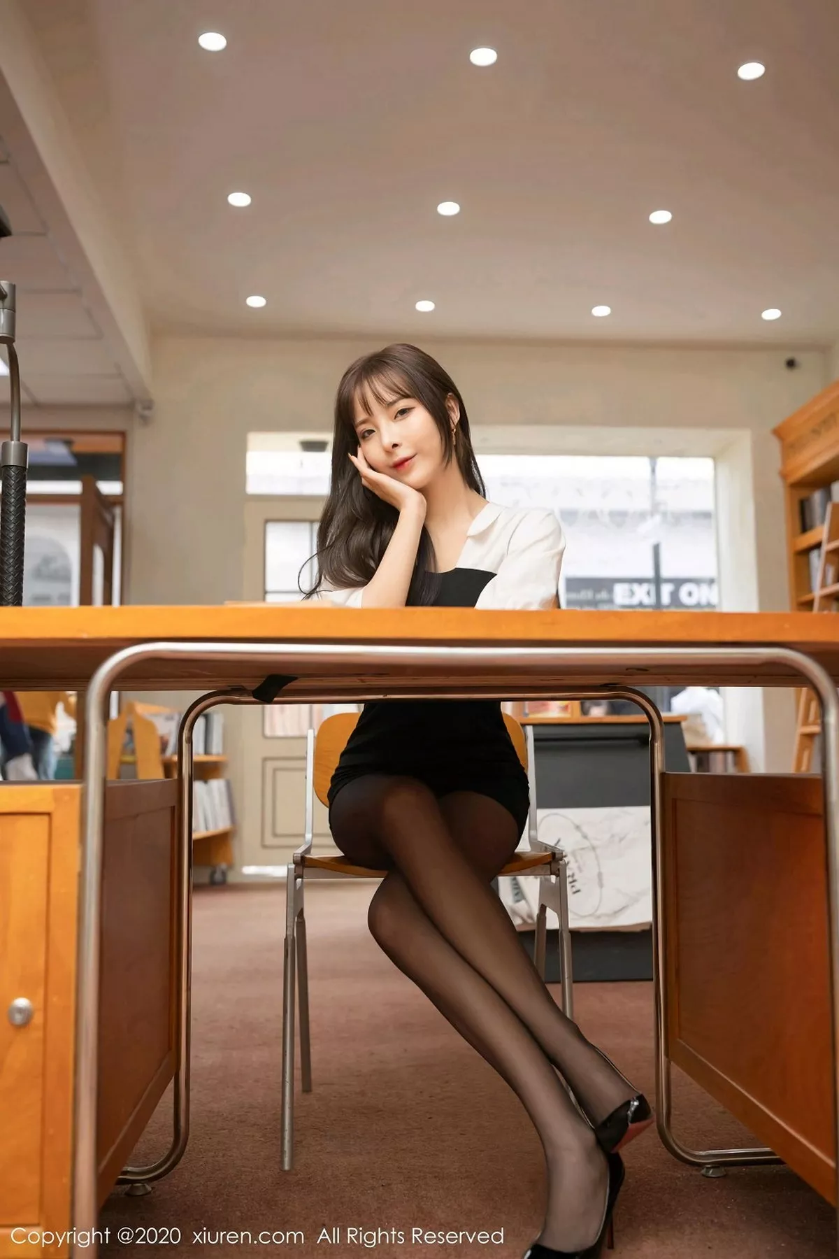 秀人集.com_[XiuRen秀人网]No.2948_嫩模陈小喵剧情主题性感内衣配无内黑丝裤袜秀翘臀屁沟诱惑写真75P