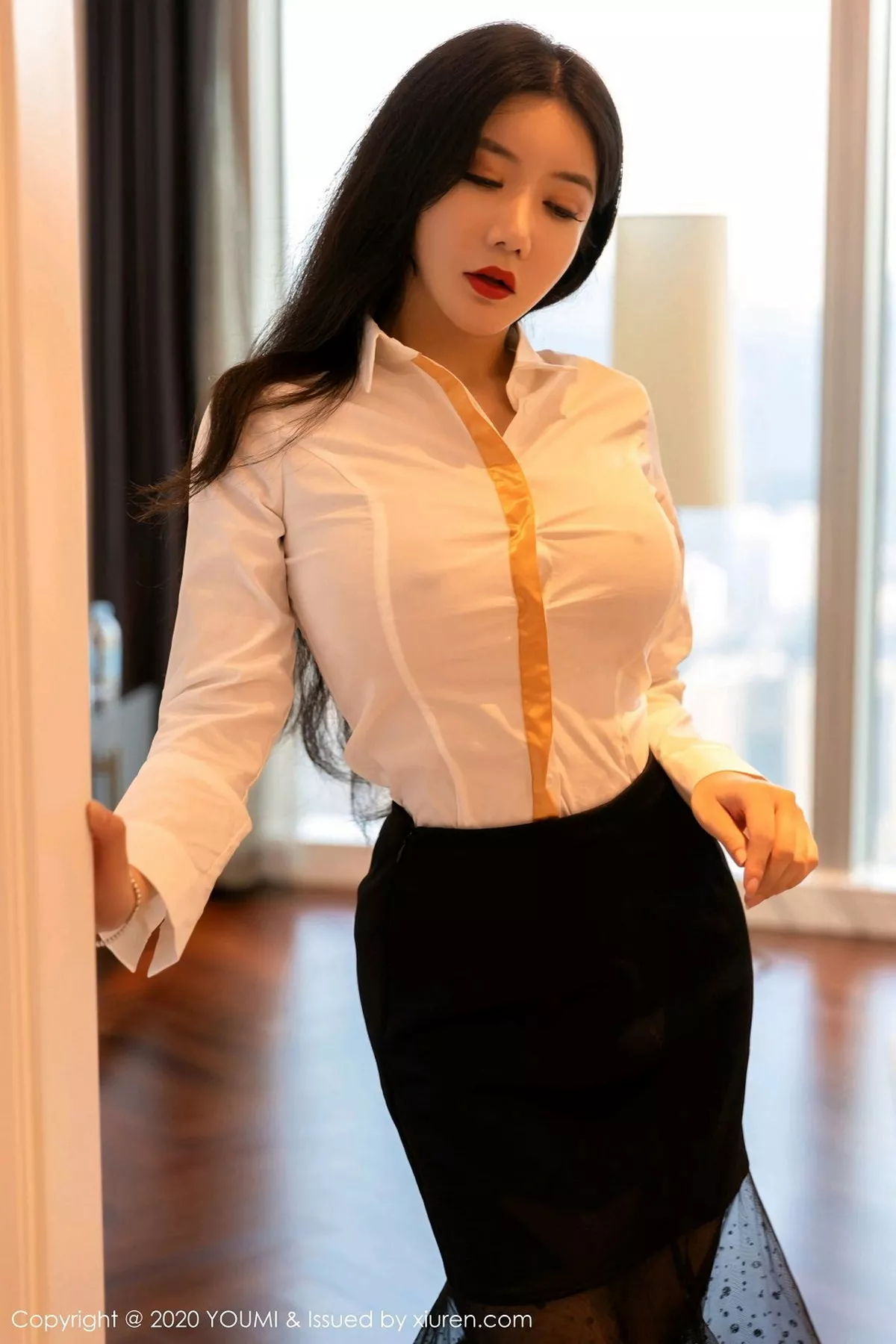 秀人集.com_[YouMi尤蜜荟]Vol.579_女神心妍小公主职业OL装扮主题无内黑丝裤袜秀翘臀诱惑写真60P