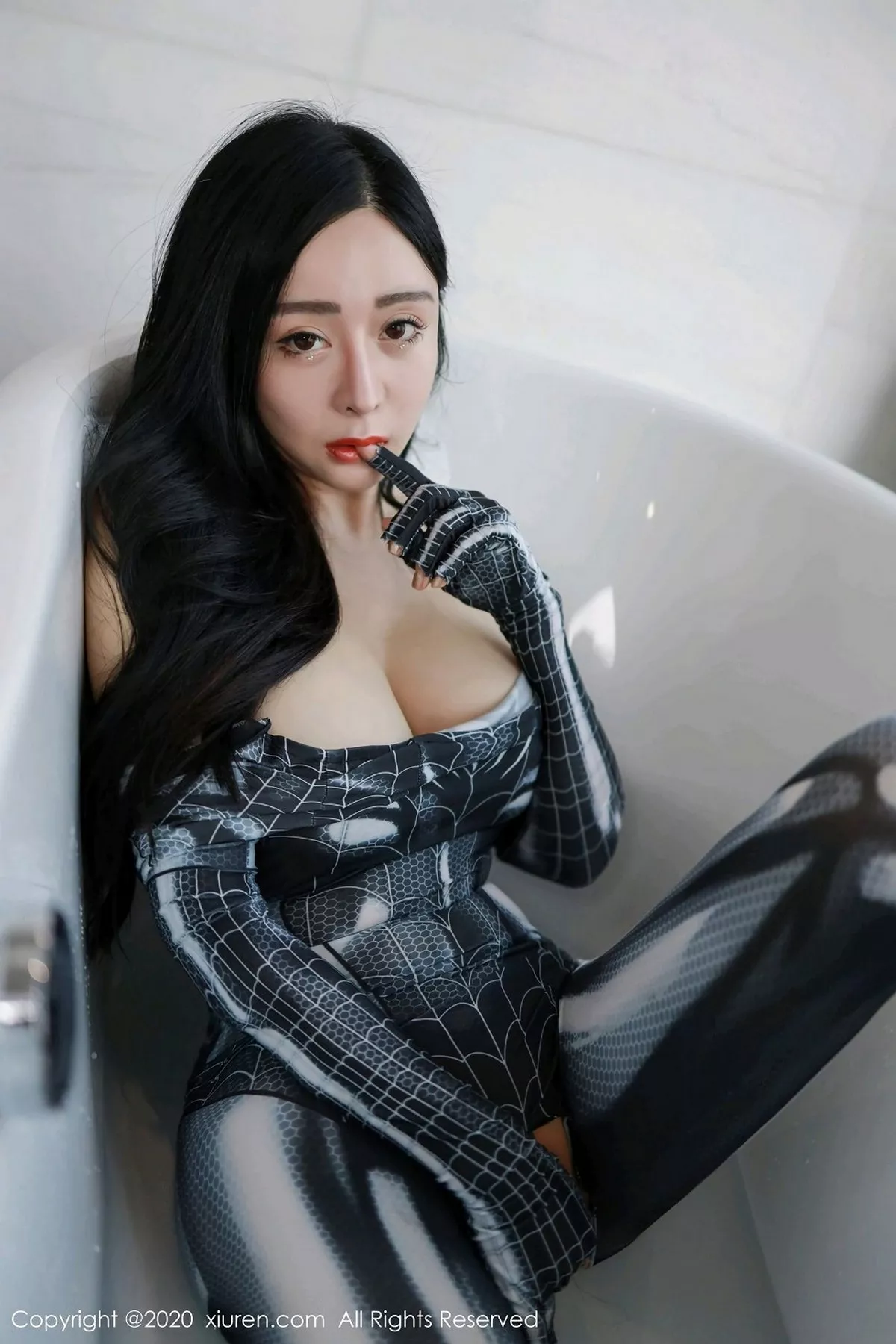 秀人集.com_[XiuRen秀人网]No.2951_嫩模允爾蜘蛛侠服饰主题私房半脱露豪乳开档紧身服撩人诱惑写真51P