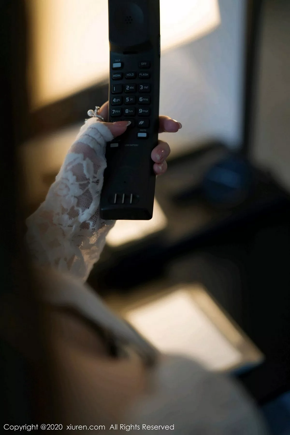 秀人集.com_[XiuRen秀人网]No.2952_女神周于希Sandy酒店真实场景主题床上黑色情趣内衣诱惑写真100P