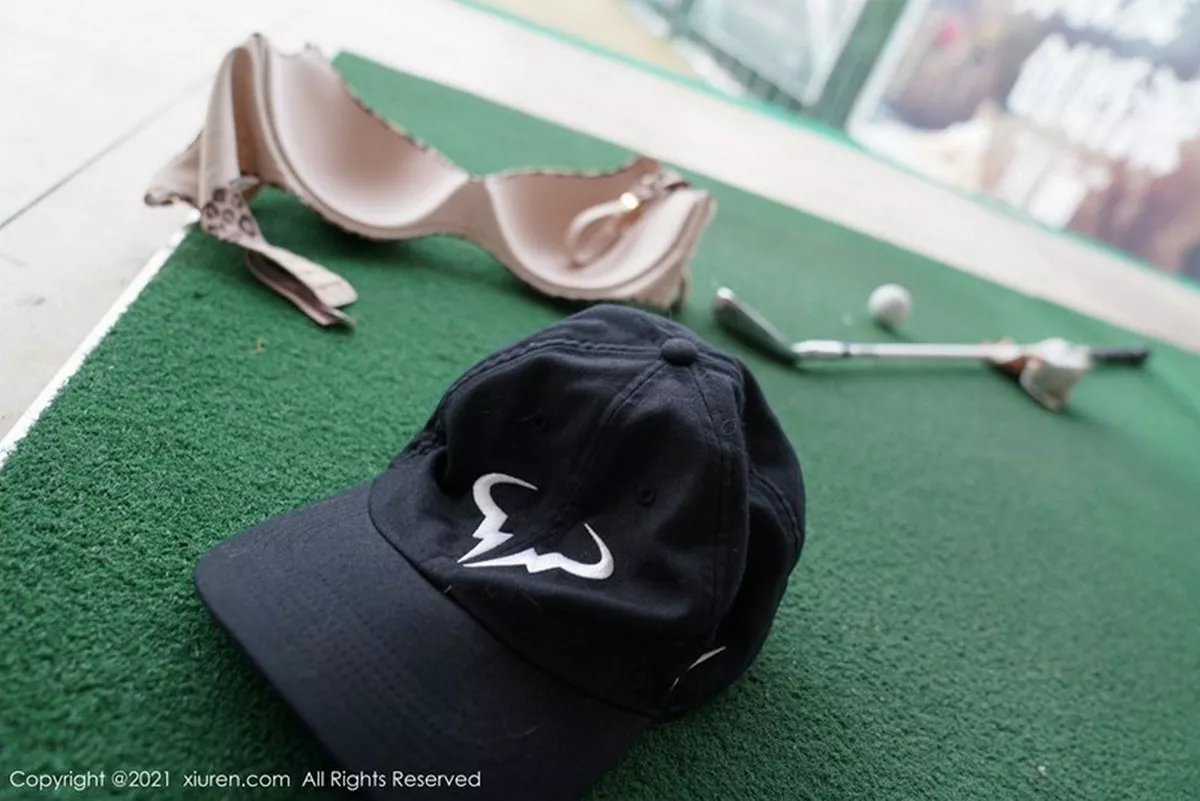 秀人集.com_[XiuRen秀人网]No.2966_御姐果儿江浙沪旅拍高尔夫女郎主题狂野豹纹内衣撩人诱惑写真61P