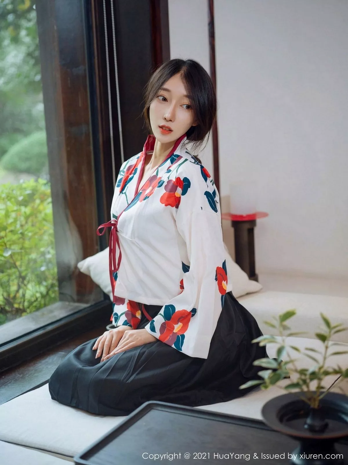 秀人集.com_[HuaYang花漾]Vol.347_模特玥儿玥er杭州旅拍古典和服下超薄肉丝裤袜秀翘臀诱惑写真43P