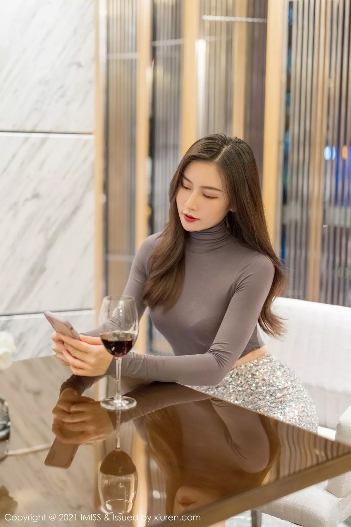 秀人集.com_[IMISS爱蜜社]Vol.540_气质美女Vanessa都市OL典雅服饰露性感内衣秀完美身材写真54P