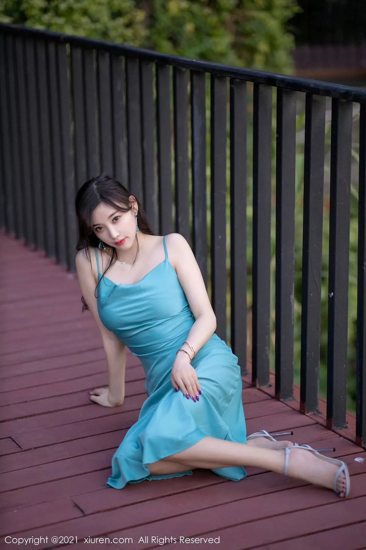 秀人集.com_[XiuRen秀人网]No.2997_女神杨晨晨sugar私房典雅吊裙配蕾丝腿袜半撩秀翘臀诱惑写真67P