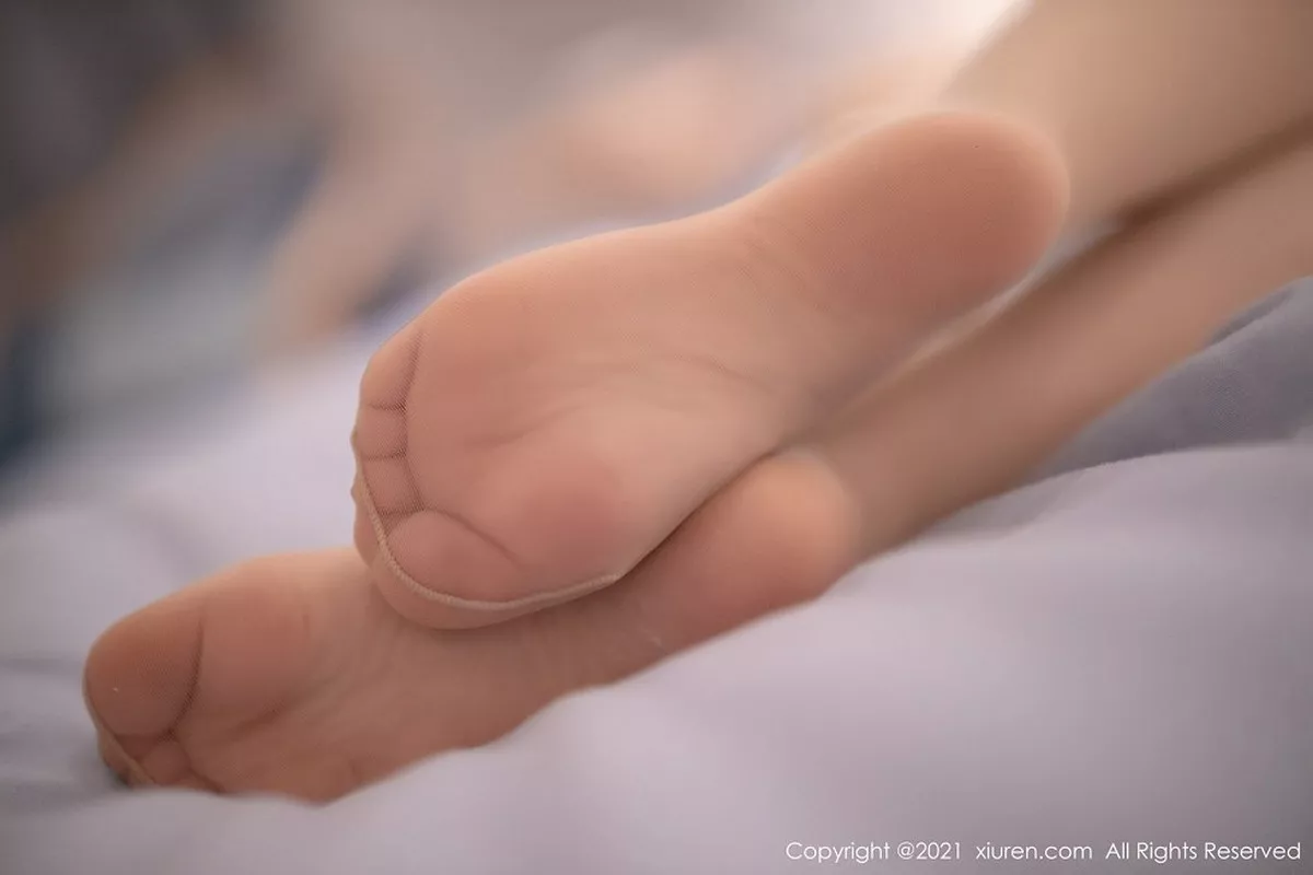 秀人集.com_[XiuRen秀人网]No.3000_嫩模言沫都市丽人服饰床上脱超薄肉丝裤袜秀翘臀迷人诱惑写真82P