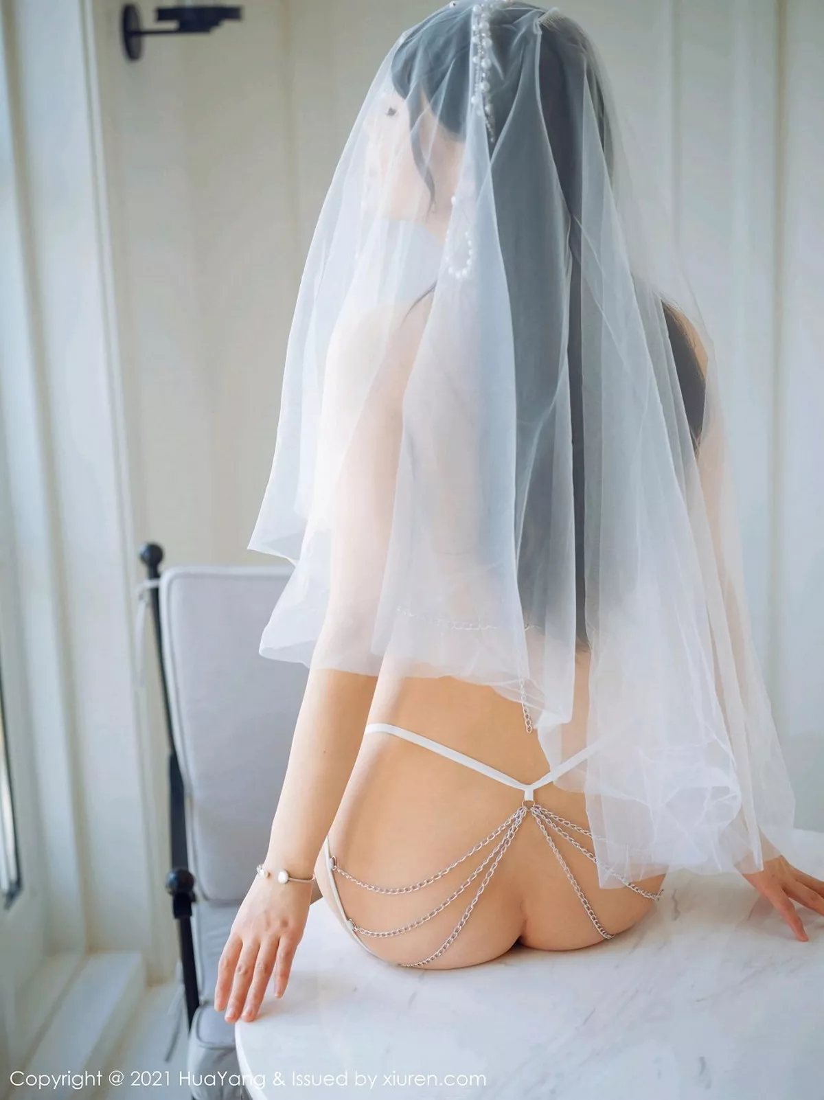 秀人集.com_[HuaYang花漾]Vol.352_女神朱可儿Flower厦门旅拍情趣婚纱金缕衣露傲人豪乳诱惑写真62P