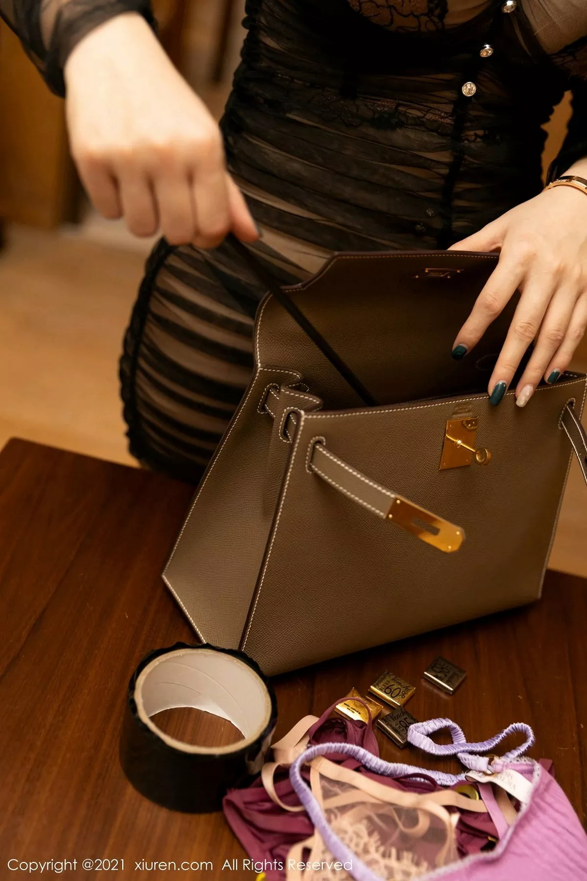 秀人集.com_[XiuRen秀人网]No.3006_女神Egg_尤妮丝居家女友主题开档肉丝裤袜秀丰胸肥臀诱惑写真66P