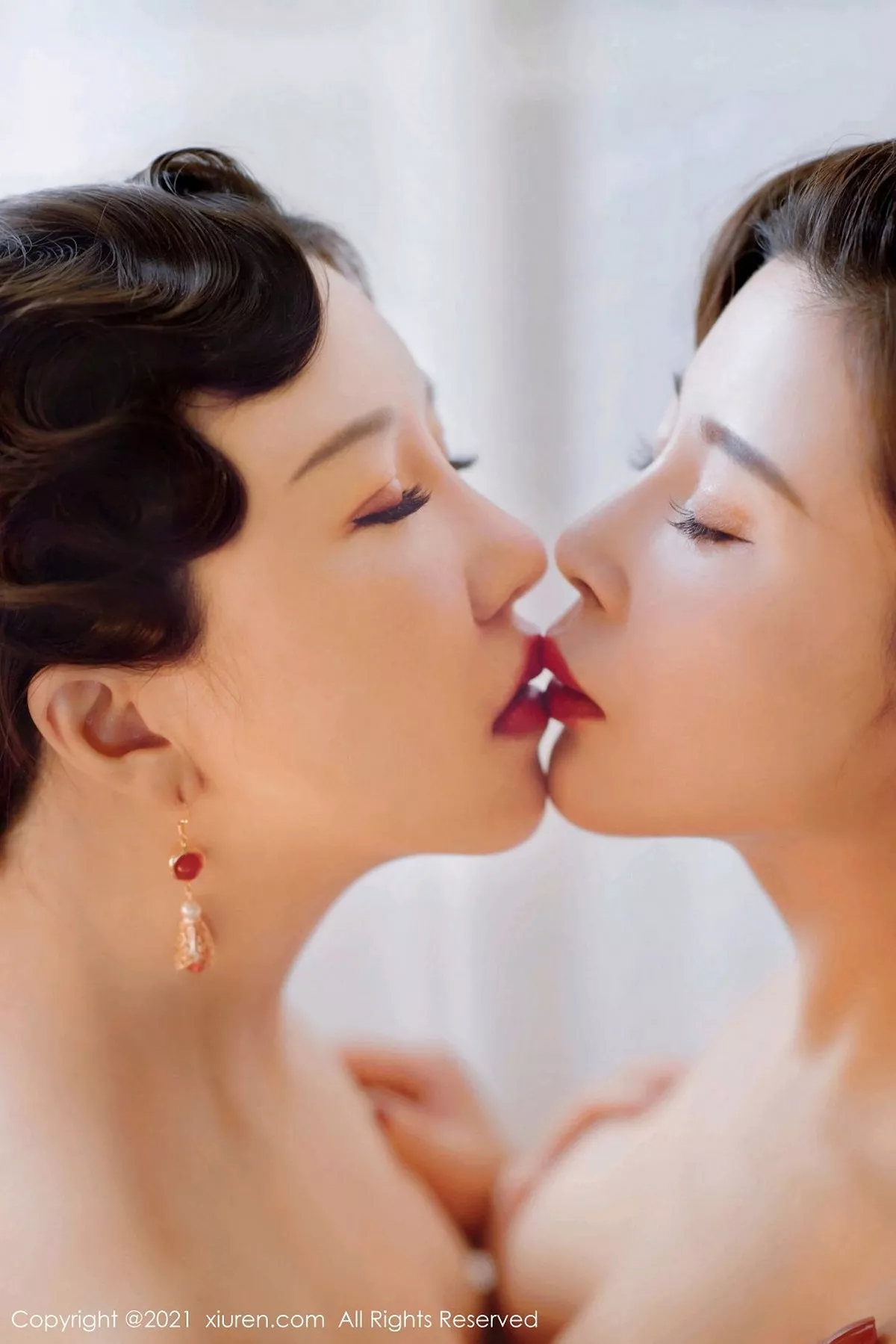 秀人集.com_[XiuRen秀人网]No.3003_嫩模Lucky沈欢欣性感姐妹花双人拉拉合集撩人姿势诱惑写真45P