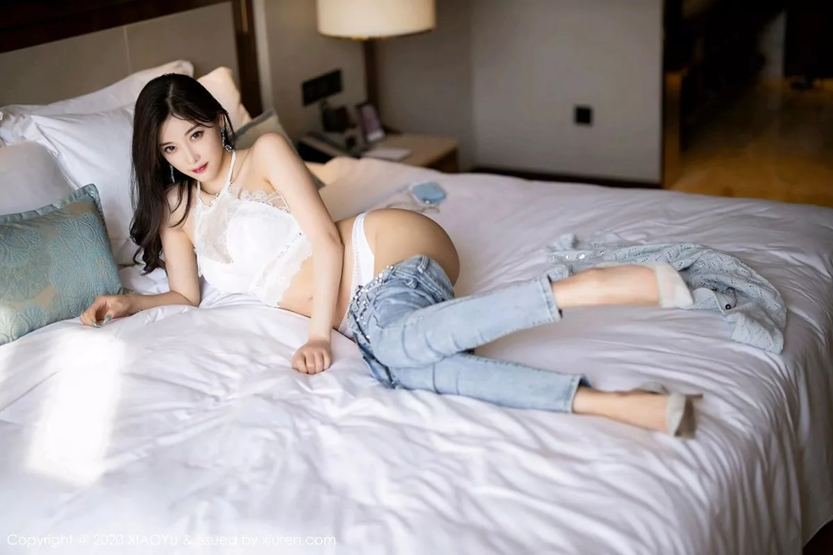 秀人集.com_[XiaoYu画语界]Vol.433_女神杨晨晨sugar床上脱牛仔裤露蕾丝内裤秀翘臀诱惑写真93P