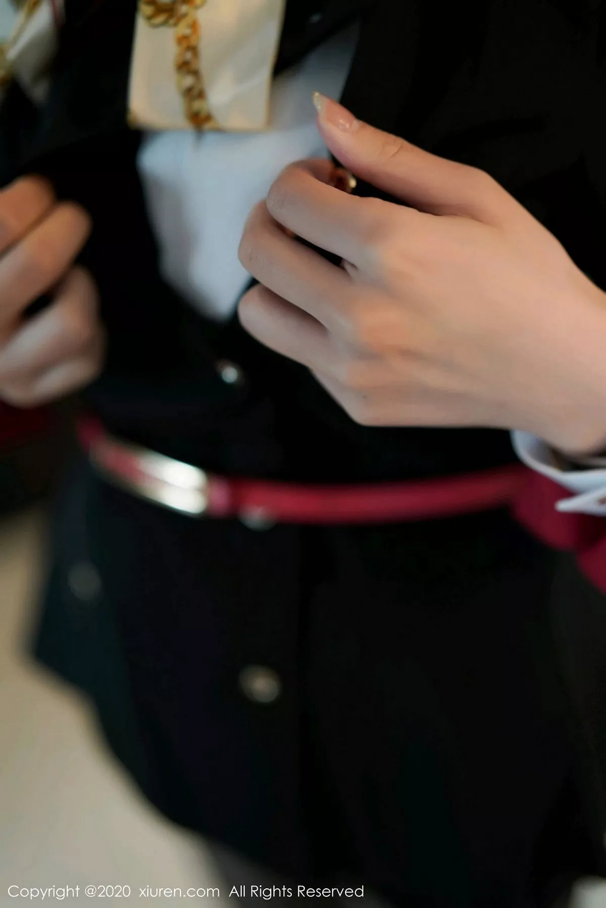 秀人集.com_[XiuRen秀人网]No.2915_女神周于希Sandy空姐真实场景剧情主题红色内衣配黑丝诱惑写真106P