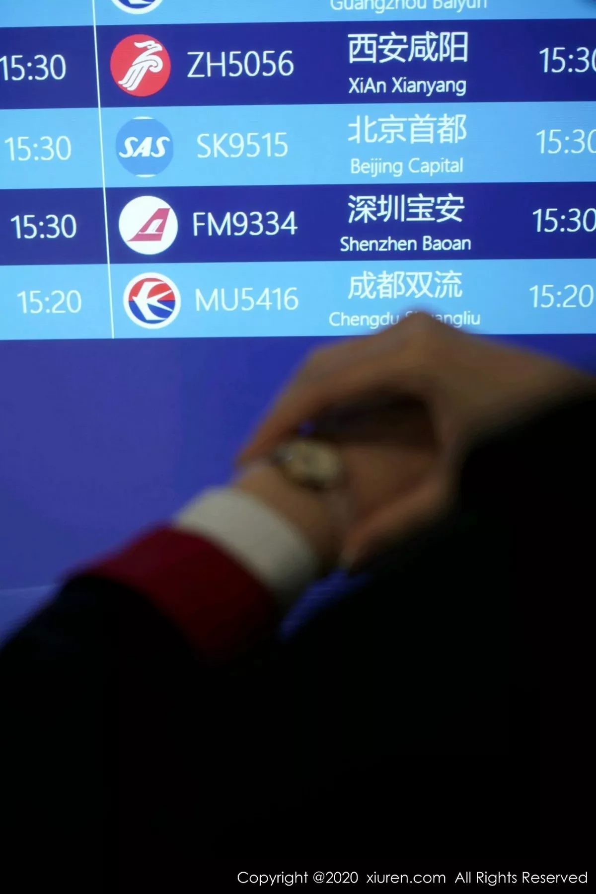 秀人集.com_[XiuRen秀人网]No.2915_女神周于希Sandy空姐真实场景剧情主题红色内衣配黑丝诱惑写真106P