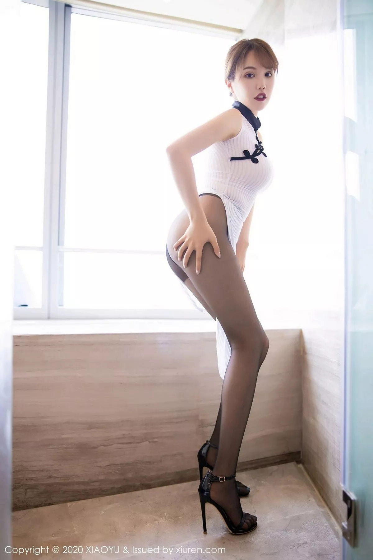 秀人集.com_[XiaoYu画语界]Vol.434_女神黄乐然私房高开礼裙半脱露豪乳无内黑丝裤袜极致魅惑写真125P