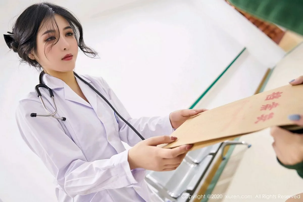 秀人集.com_[XiuRen秀人网]No.2925_嫩模韩静安护士职业装主题床上开档黑丝裤袜秀翘臀诱惑写真56P