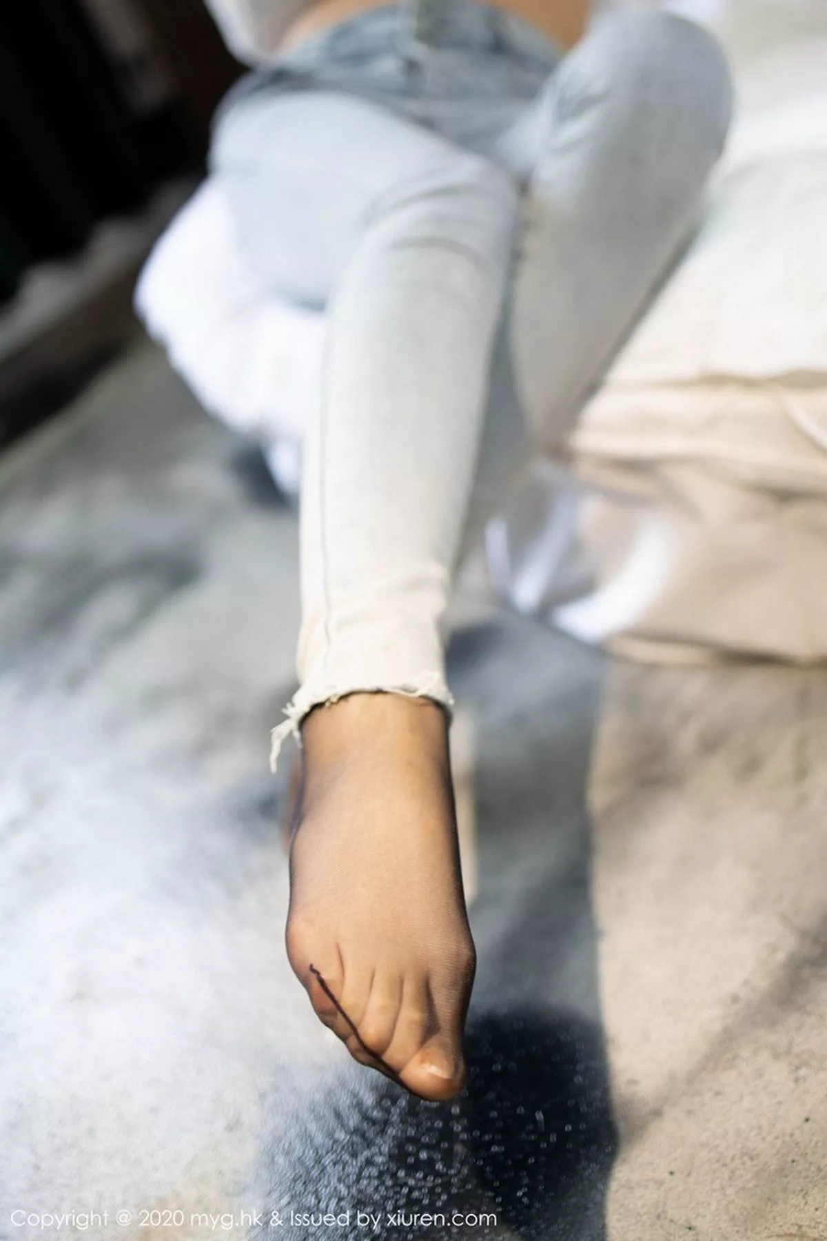 秀人集.com_[MyGirl美媛馆]Vol.470_女神绮里嘉ula私房猩红镂空内衣配黑丝袜秀完美身材诱惑写真82P