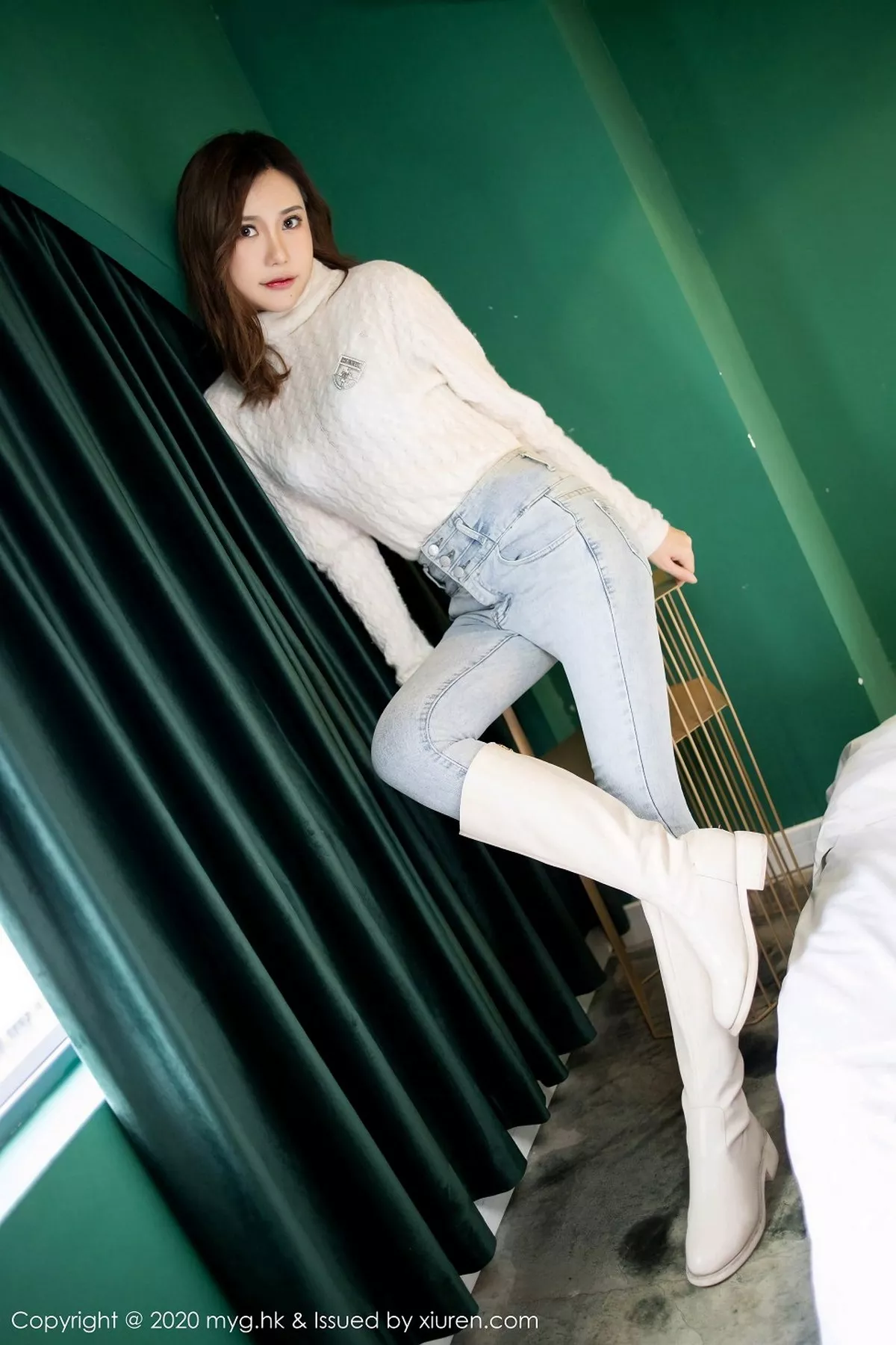 秀人集.com_[MyGirl美媛馆]Vol.470_女神绮里嘉ula私房猩红镂空内衣配黑丝袜秀完美身材诱惑写真82P