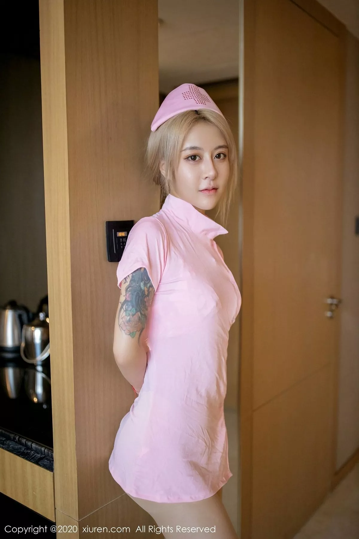 秀人集.com_[XiuRen秀人网]No.2931_嫩模糯米NM私房脱粉色护士装露白色丁字裤秀翘臀惹火诱惑写真37P