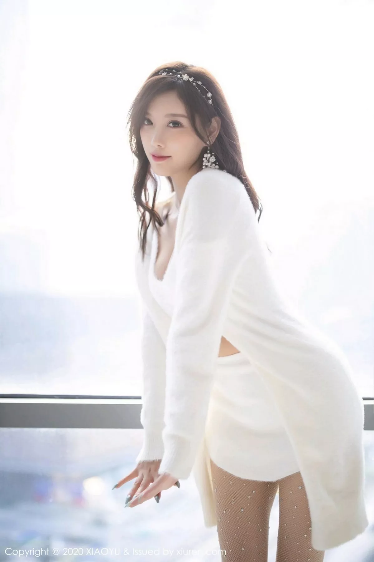 秀人集.com_[XiaoYu画语界]Vol.437_女神杨晨晨sugar圣诞主题白色绒毛内衣配白丝网袜诱惑写真74P