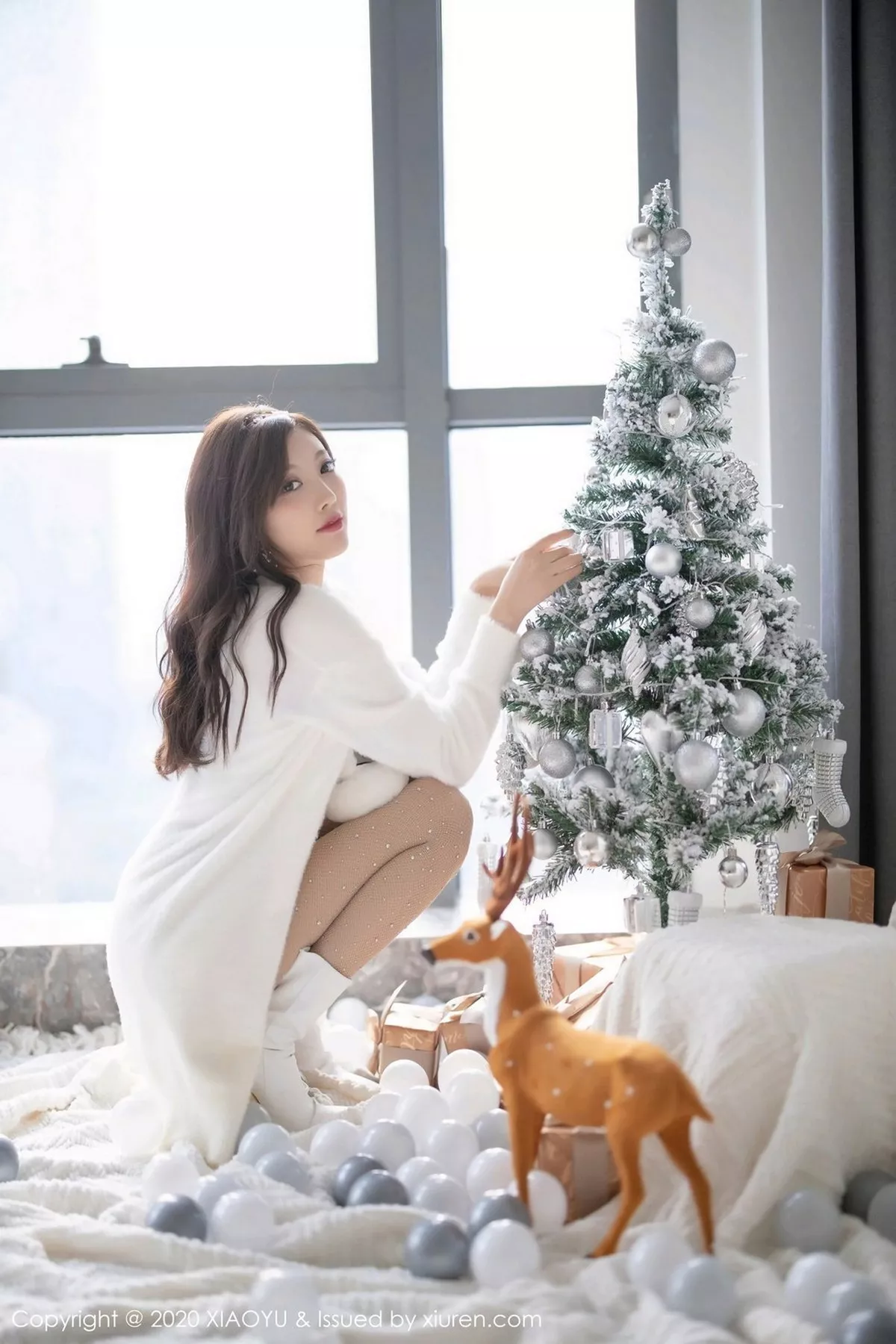 秀人集.com_[XiaoYu画语界]Vol.437_女神杨晨晨sugar圣诞主题白色绒毛内衣配白丝网袜诱惑写真74P