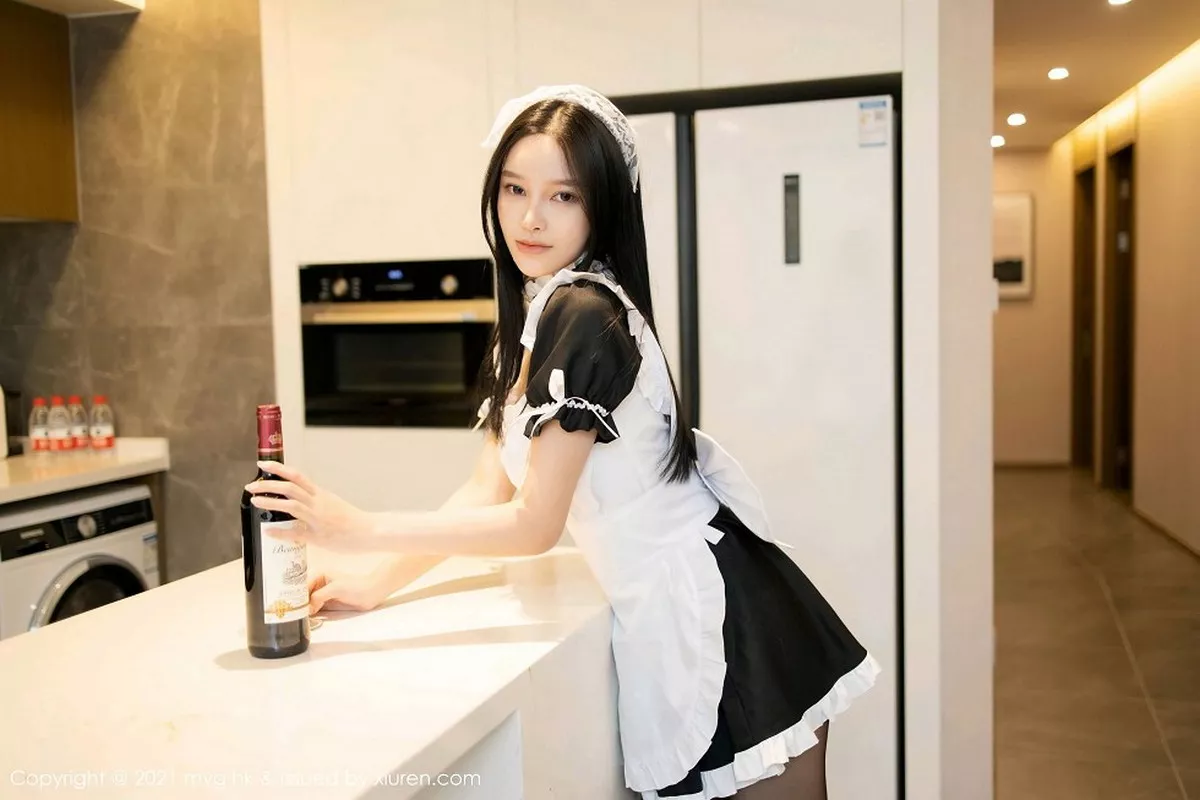 秀人集.com_[MyGirl美媛馆]Vol.479_女神唐琪儿黑白经典女仆装配超薄黑丝裤袜秀翘臀诱惑写真54P