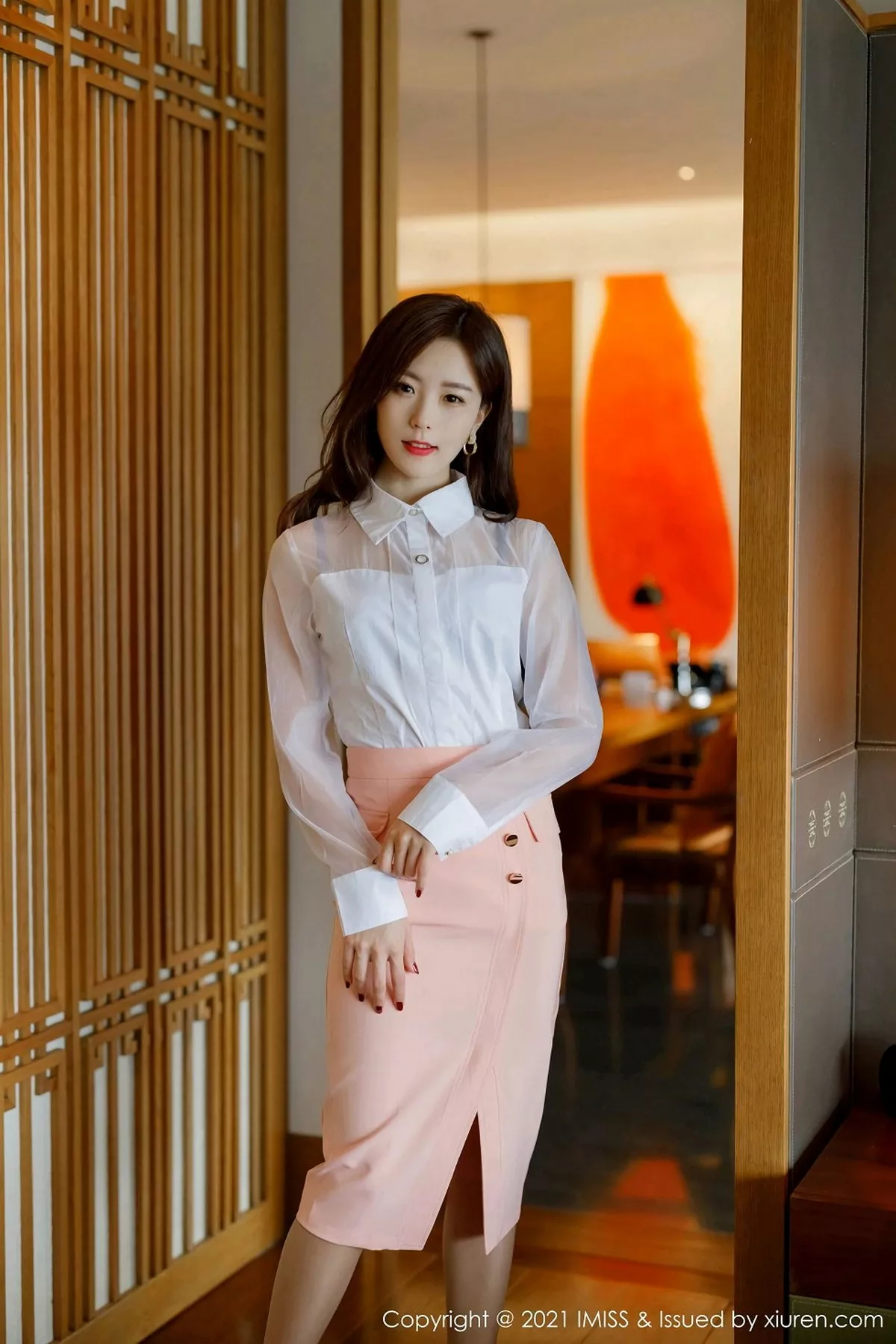 秀人集.com_[IMISS爱蜜社]Vol.544_嫩模杨紫嫣Cynthia经典白衬衣配粉色短裙秀丝袜美腿诱惑写真62P