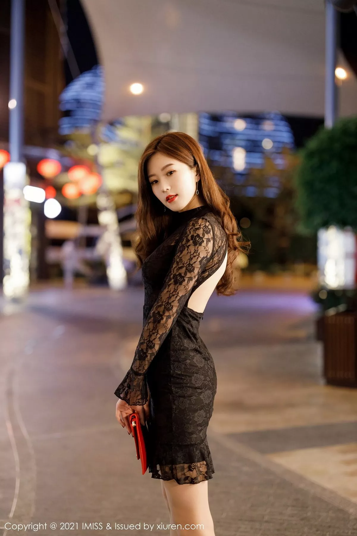 秀人集.com_[IMISS爱蜜社]Vol.546_嫩模杨紫嫣Cynthia私房床上半脱露超薄肉丝极致诱惑写真55P