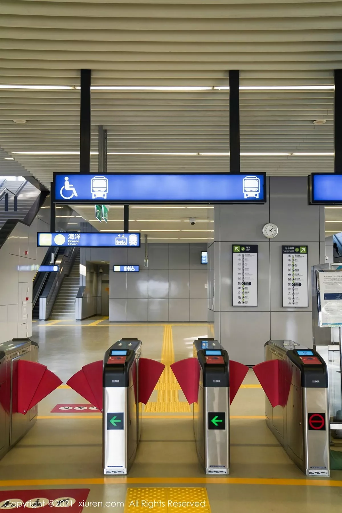 秀人集.com_[XiuRen秀人网]No.3034_女神芝芝Booty澳门旅拍酒店半脱露狂野豹纹内衣诱惑写真123P