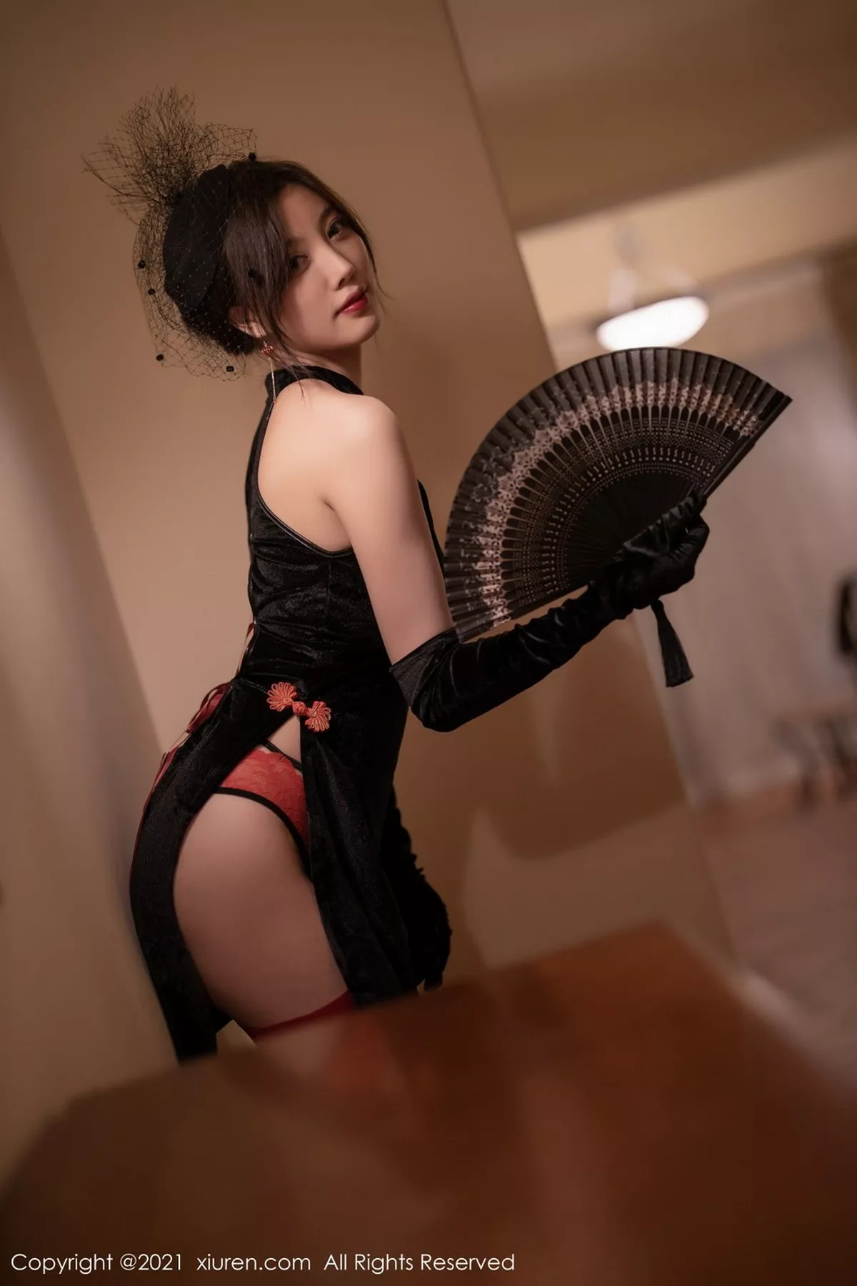 秀人集.com_[XiuRen秀人网]No.3041_女神杨晨晨sugar古韵黑色贵妇装主题黑丝裤袜秀美腿诱惑写真55P