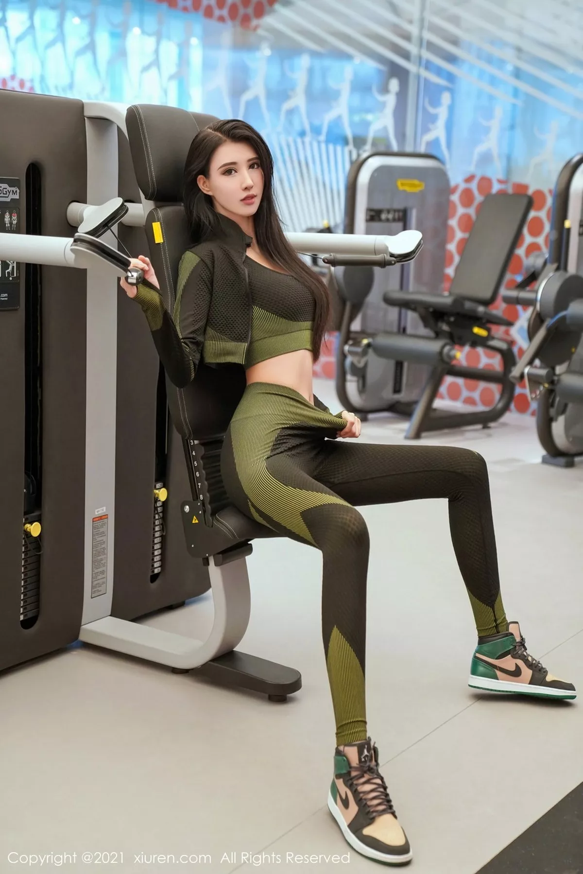 秀人集.com_[XiuRen秀人网]No.3040_嫩模葛征江浙沪旅拍健身房主题紧身运动装秀完美曲线性感写真56P