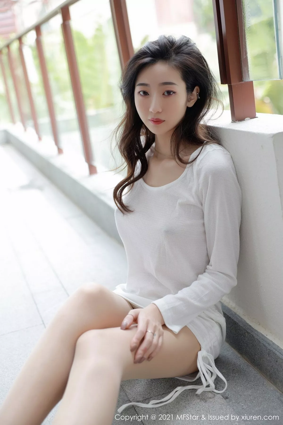 秀人集.com_[MFStar模范学院]Vol.446_嫩模安琪Yee三亚旅拍薄透白色上衣配朦胧肉丝袜极致魅惑写真50P