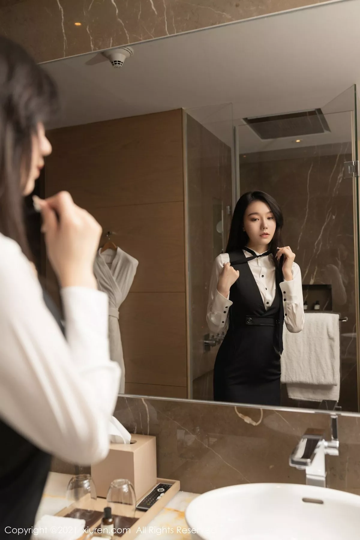 秀人集.com_[XiuRen秀人网]No.3042_嫩模安然Maleah房务经理主题脱白衬衣露蕾丝内衣诱惑写真86P