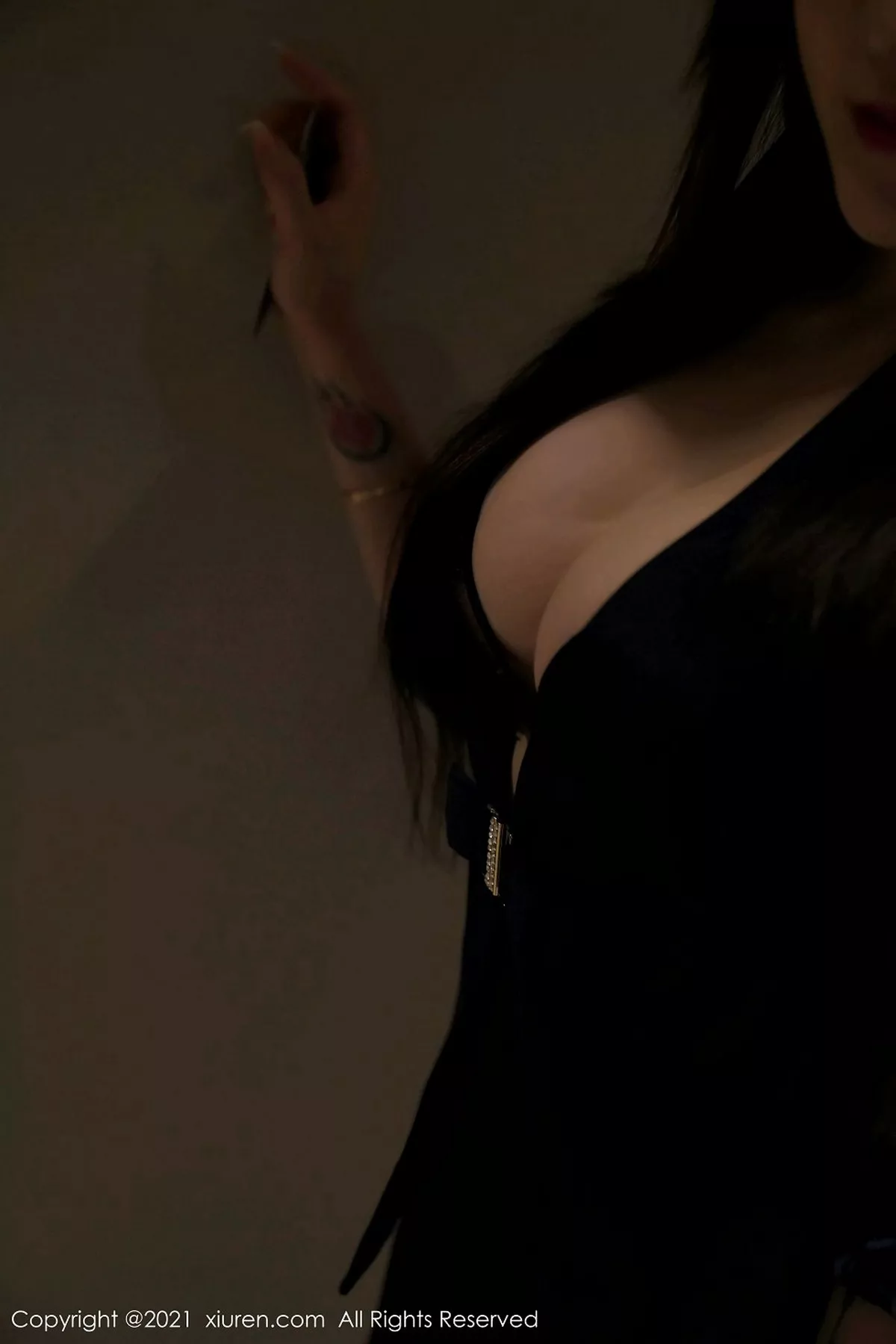 秀人集.com_[XiuRen秀人网]No.3043_嫩模玉兔miki职场秘书OL剧情主题开档黑丝裤袜秀翘臀诱惑写真80P