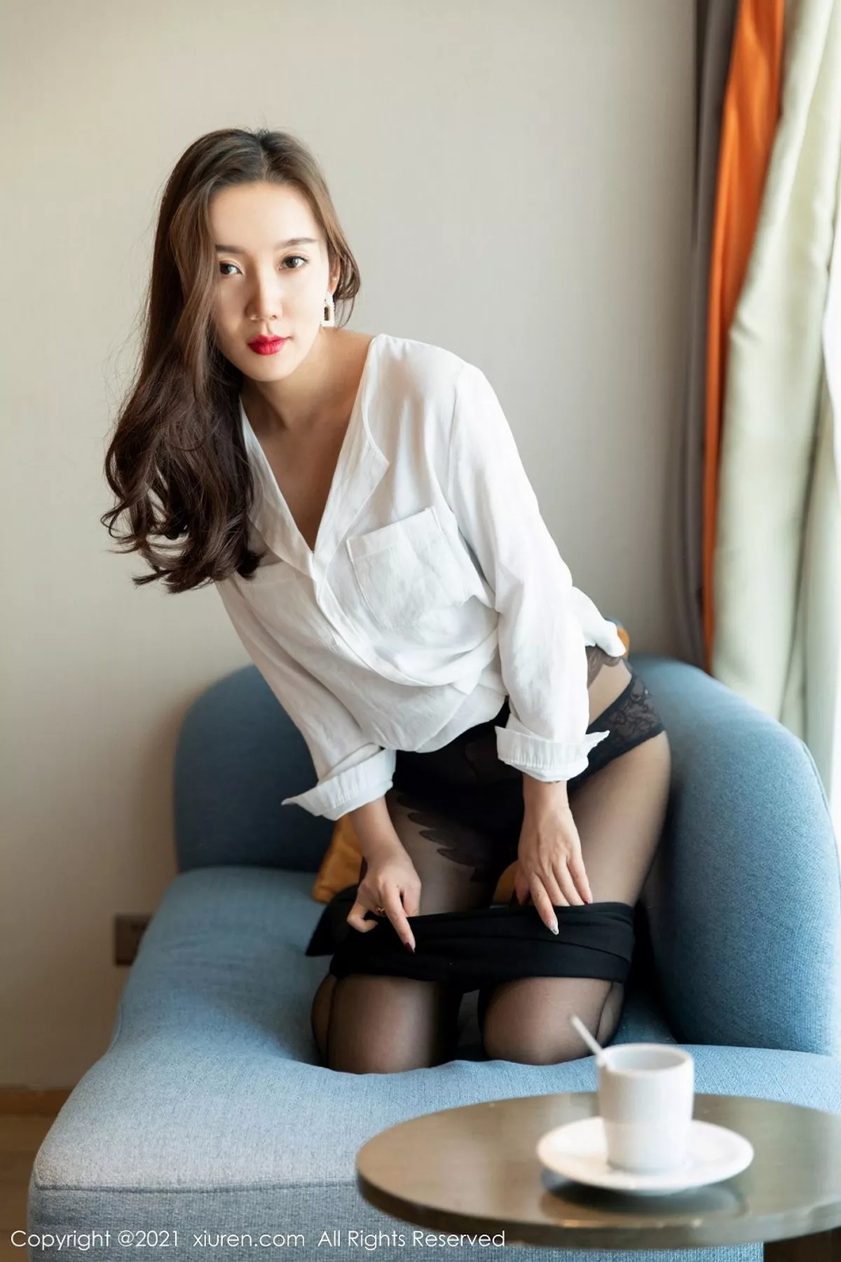 秀人集.com_[XiuRen秀人网]No.3049_嫩模艾静香私房黑色蕾丝内衣配黑丝裤袜半脱秀翘臀诱惑写真46P