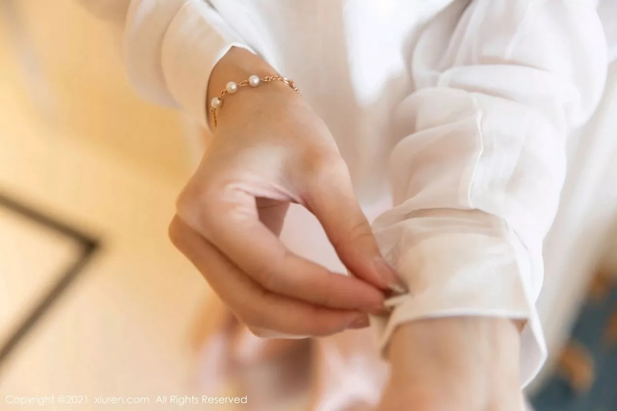 秀人集.com_[XiuRen秀人网]No.3063_女神周于希Sandy厦门旅拍剧情人妻主题半脱露火辣身材诱惑写真122P