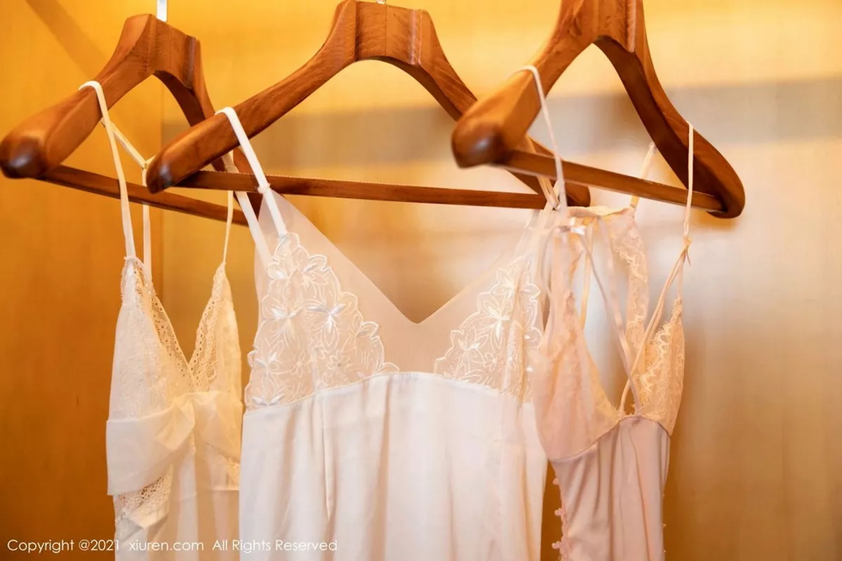 秀人集.com_[XiuRen秀人网]No.3063_女神周于希Sandy厦门旅拍剧情人妻主题半脱露火辣身材诱惑写真122P