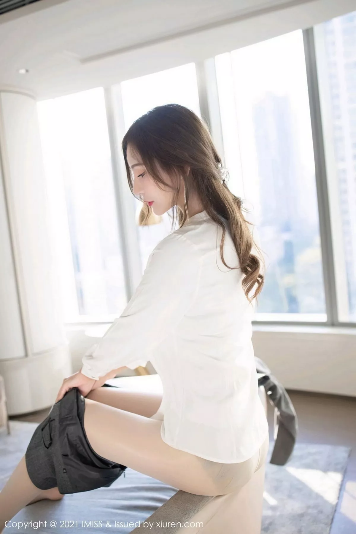 秀人集.com_[IMISS爱蜜社]Vol.548_气质女神Lavinia肉肉私房脱职业OL装肉丝裤袜秀翘臀诱惑写真58P