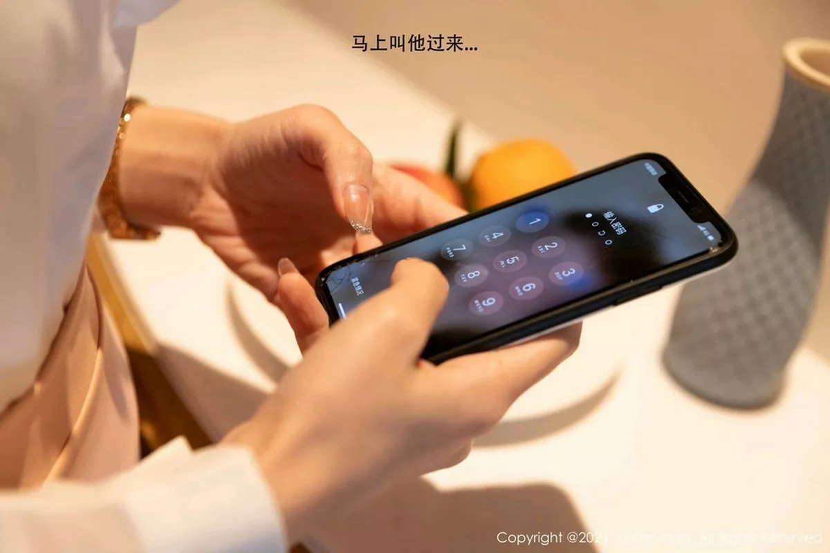 秀人集.com_[XiuRen秀人网]No.3063_女神周于希Sandy厦门旅拍剧情人妻主题半脱露火辣身材诱惑写真122P