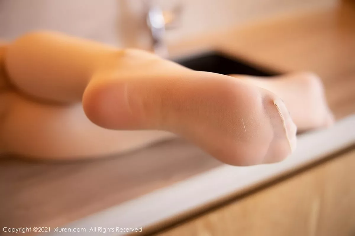 秀人集.com_[XiuRen秀人网]No.3083_女神绯月樱-Cherry三亚旅拍私房薄透连体内衣秀完美身材诱惑写真68P