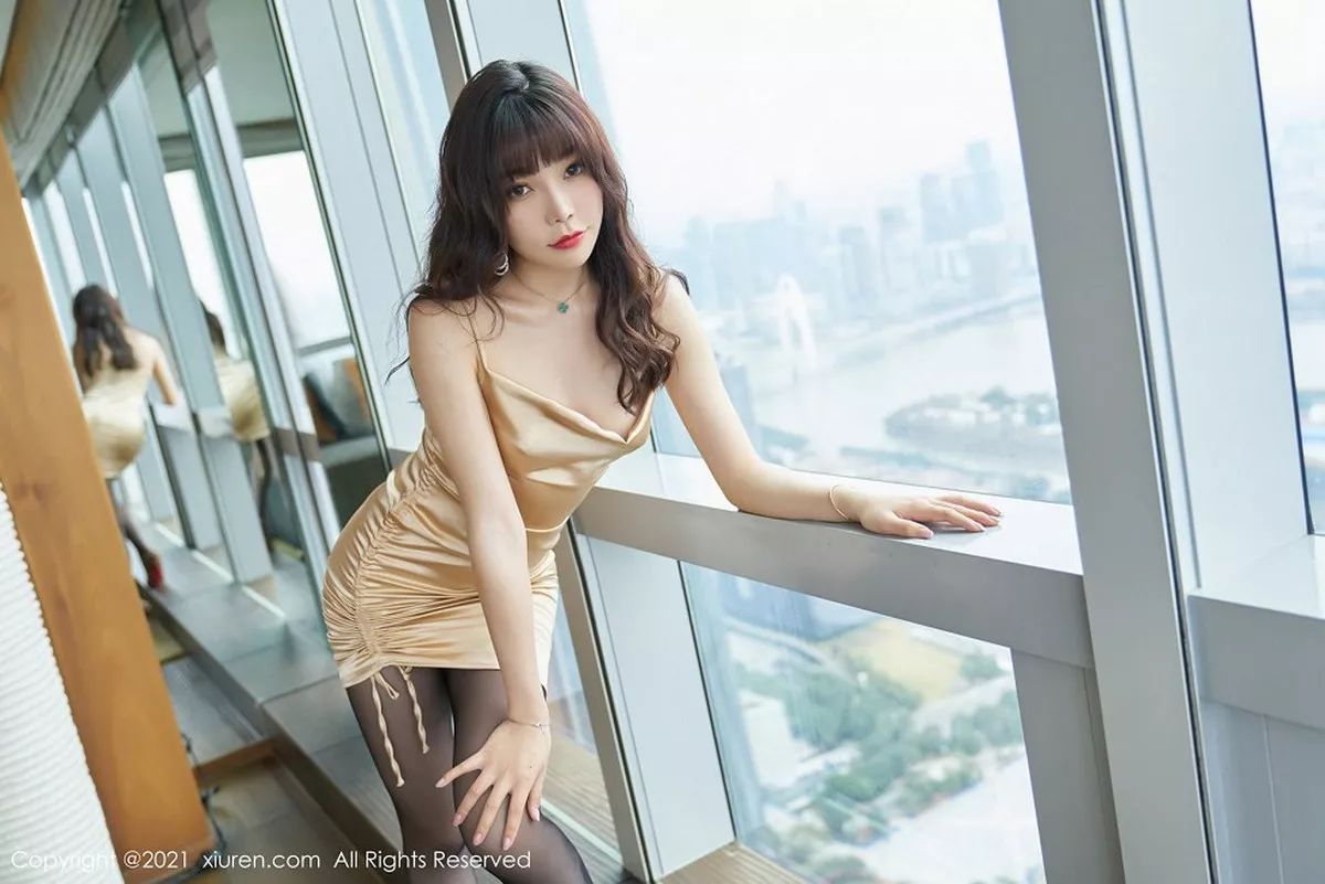 秀人集.com_[XiuRen秀人网]No.3089_女神芝芝Booty私房浴室香槟色吊裙配无内黑丝裤袜秀翘臀诱惑写真83P